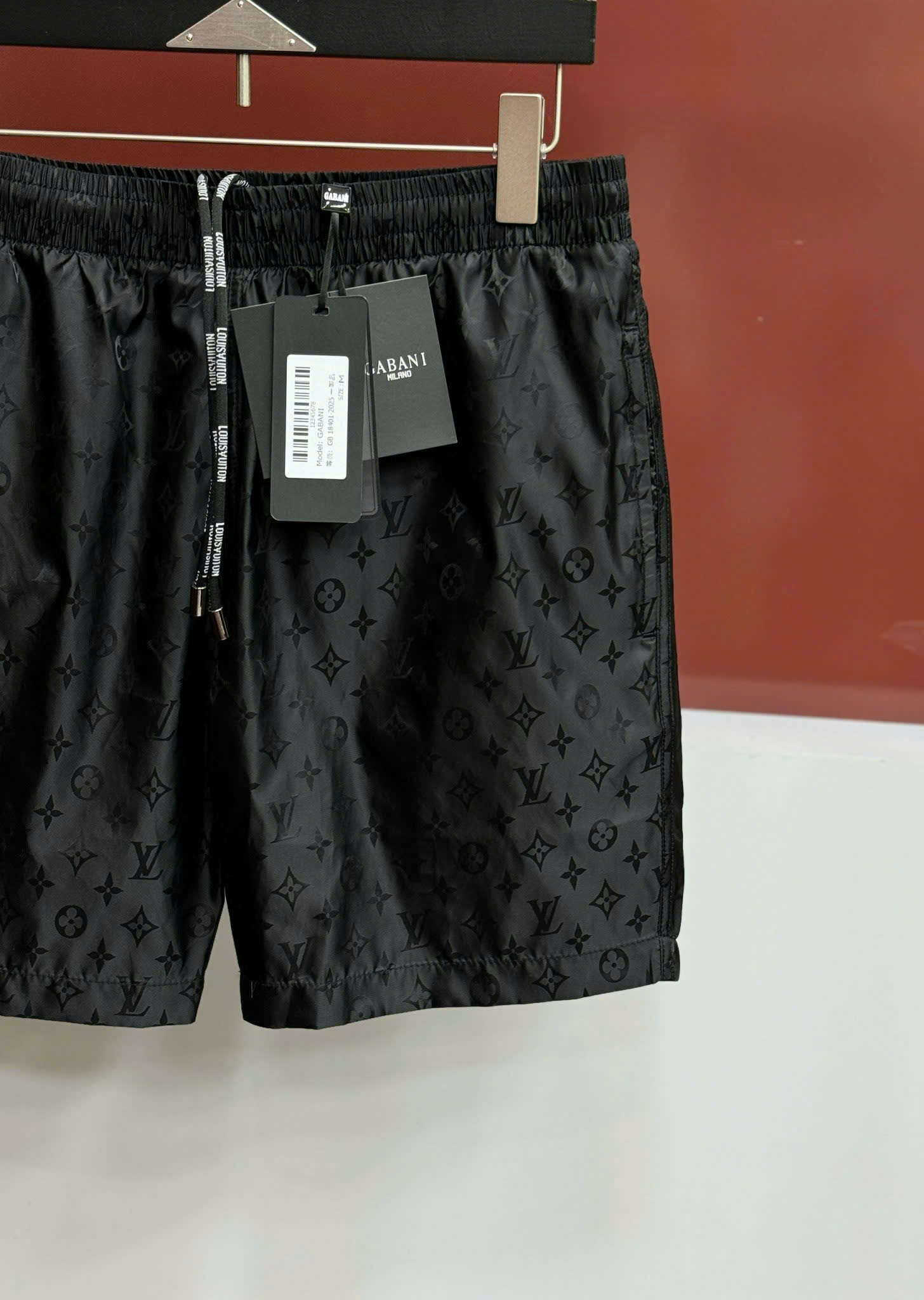 Quần short gió Louis Vuitton LV Đen họa tiết hoa vân logo phối túi jean S-XL CD