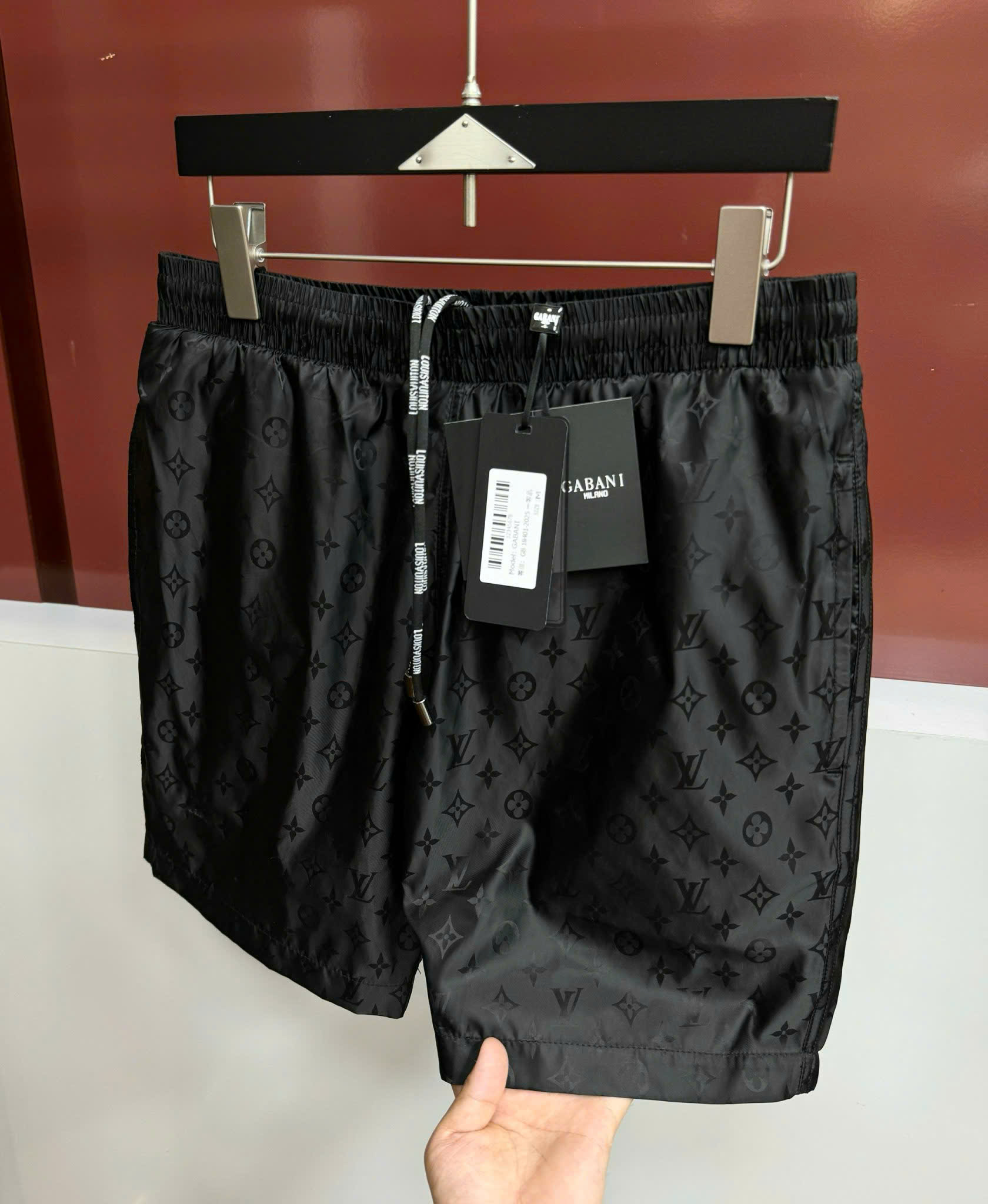 Quần short gió Louis Vuitton LV Đen họa tiết hoa vân logo phối túi jean S-XL CD