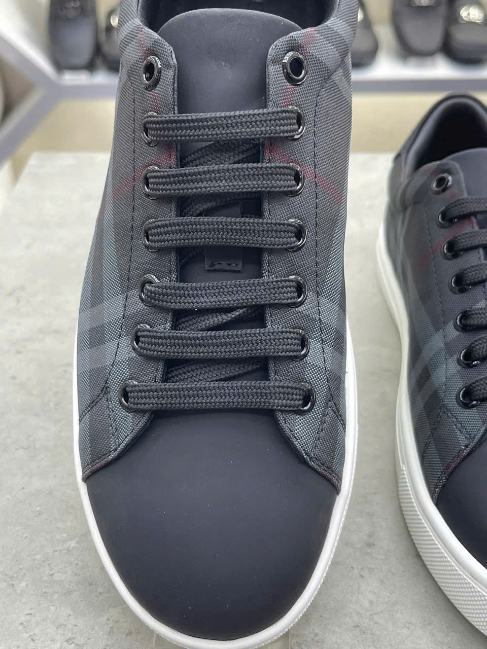 Giày sneaker Burberry BBR Đen kẻ sọc basic Like Auth fullbox MK