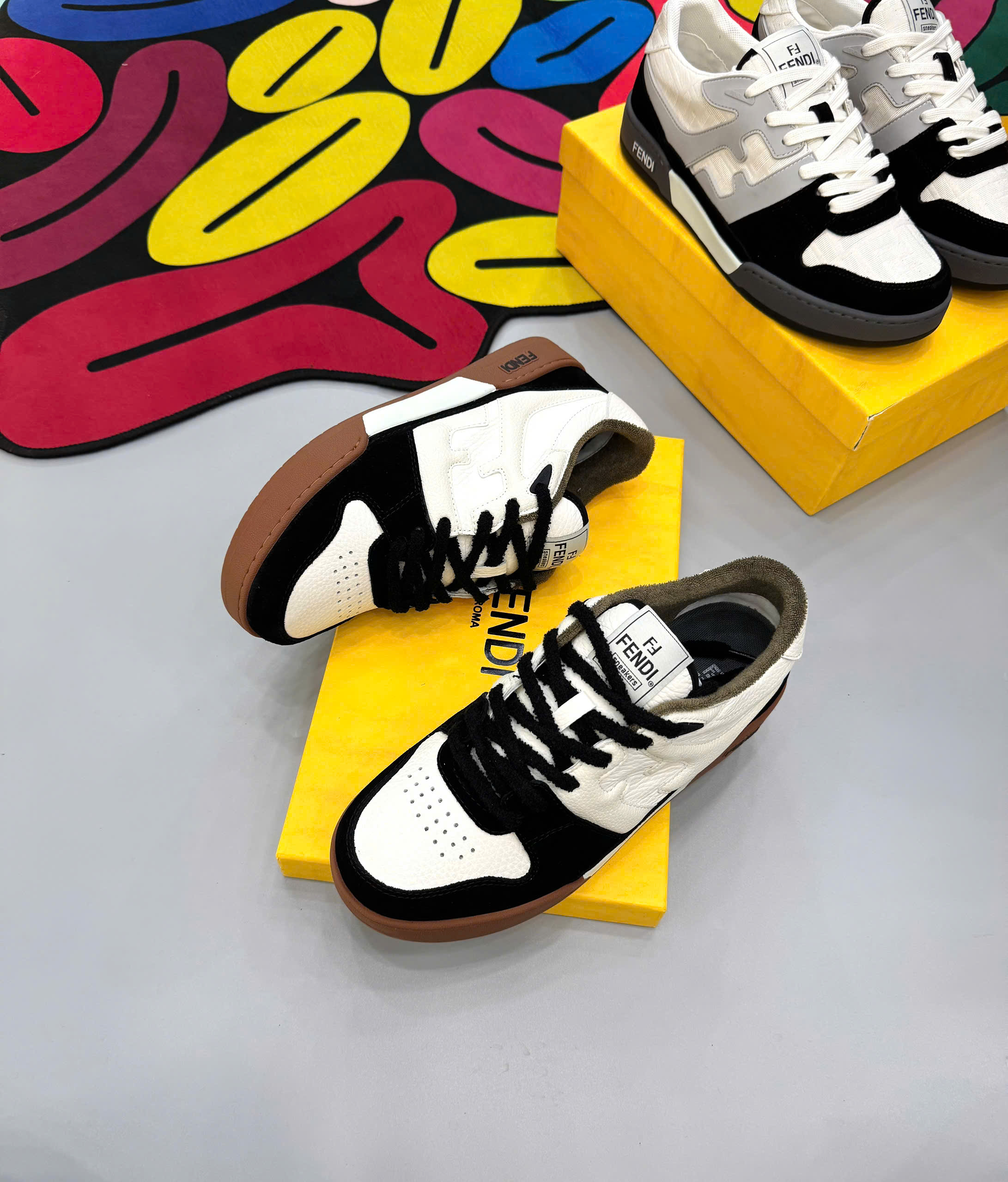 Giày sneaker Fendi FF Đen nhung phối Trắng Like Auth fullbox MK