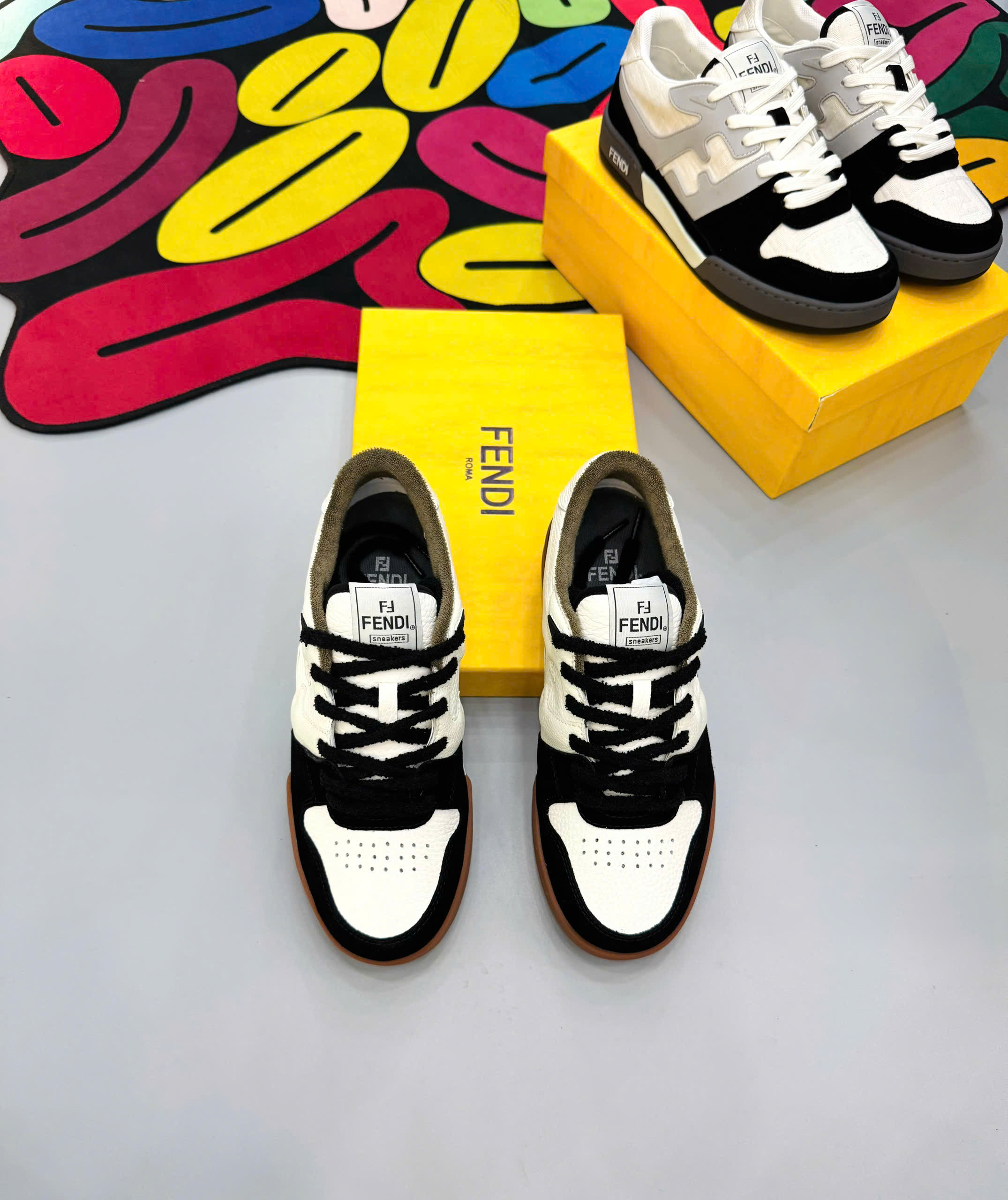 Giày sneaker Fendi FF Đen nhung phối Trắng Like Auth fullbox MK