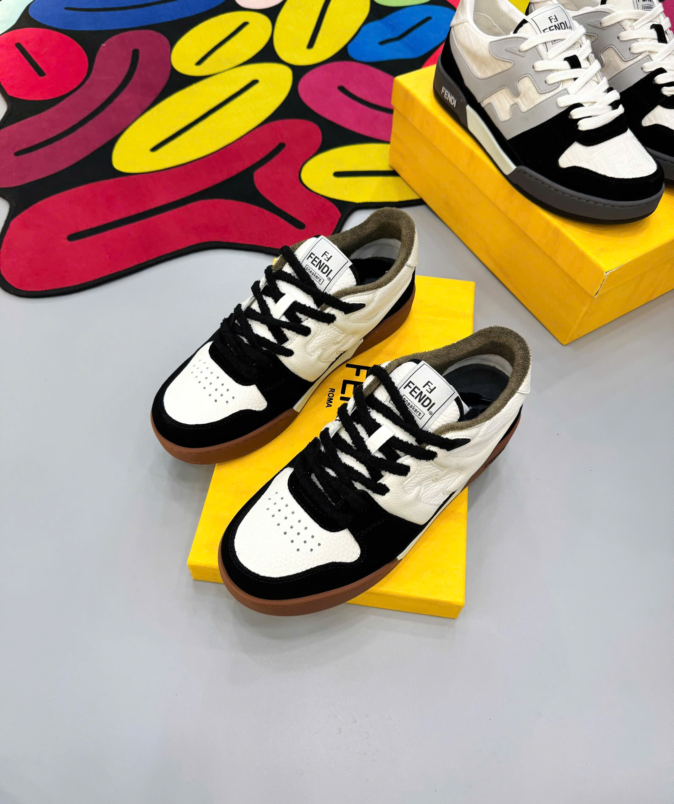 Giày sneaker Fendi FF Đen nhung phối Trắng Like Auth fullbox MK