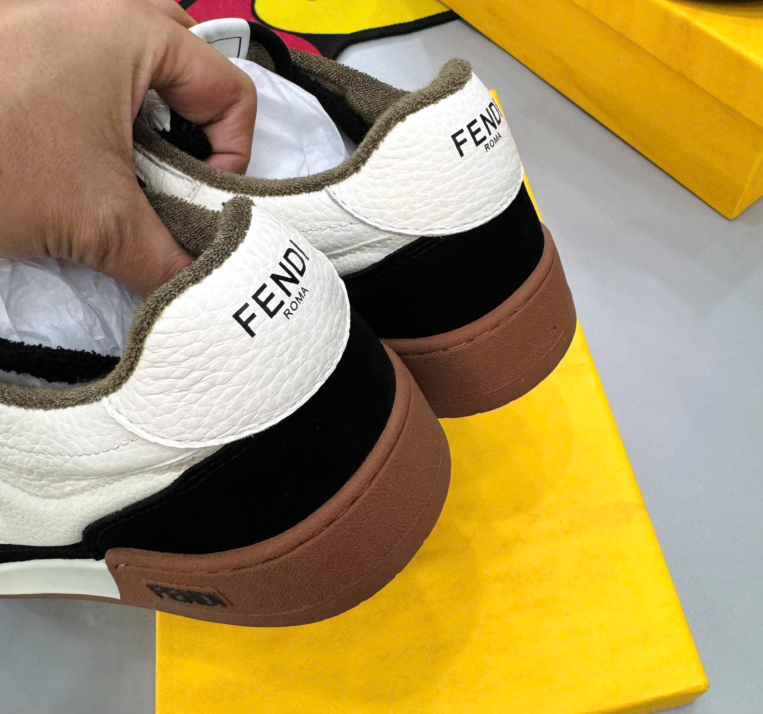 Giày sneaker Fendi FF Đen nhung phối Trắng Like Auth fullbox MK