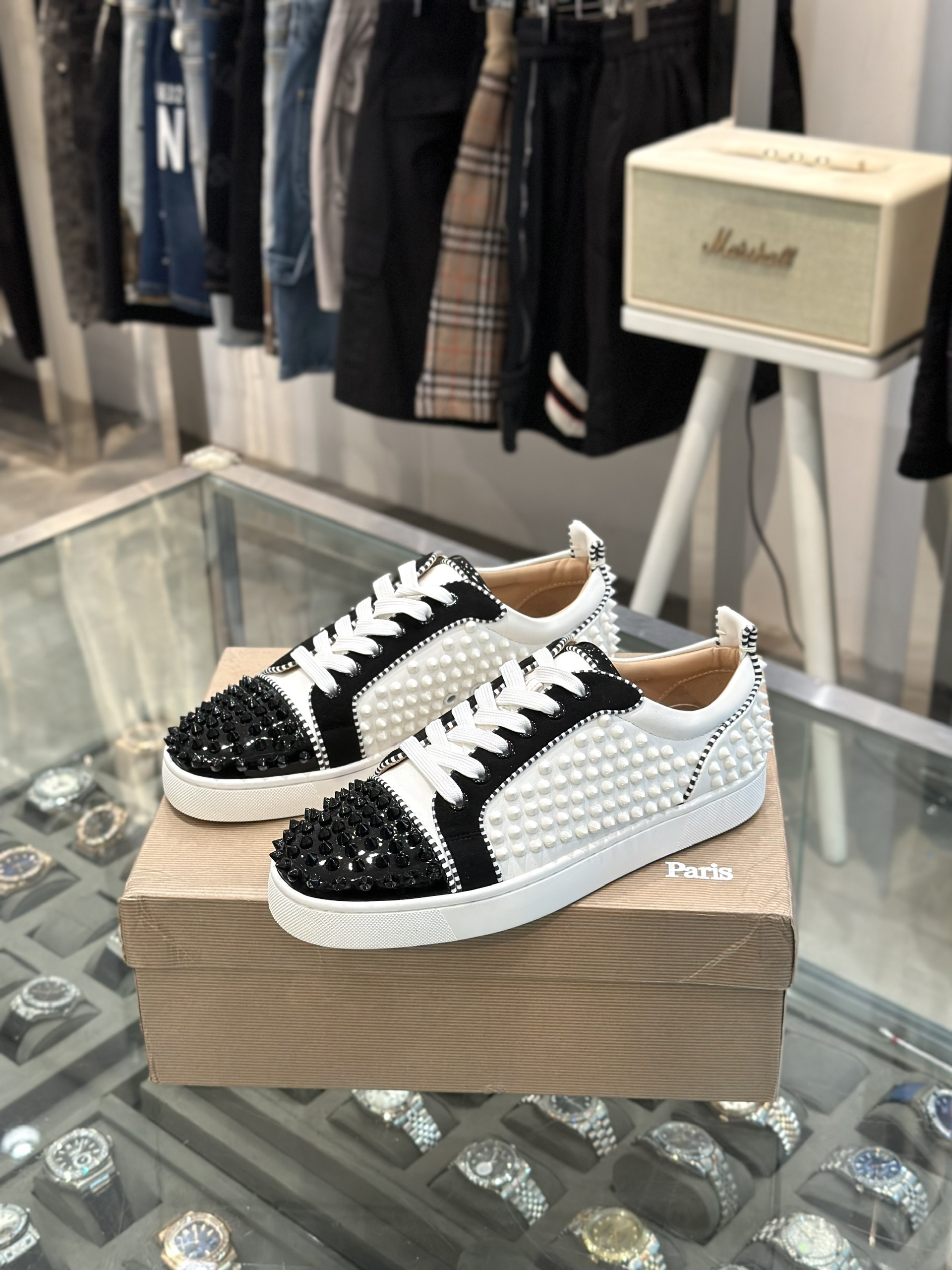 Giày sneaker Louboutin Đen phối Trắng đính đinh full Like Auth fullbox VTN