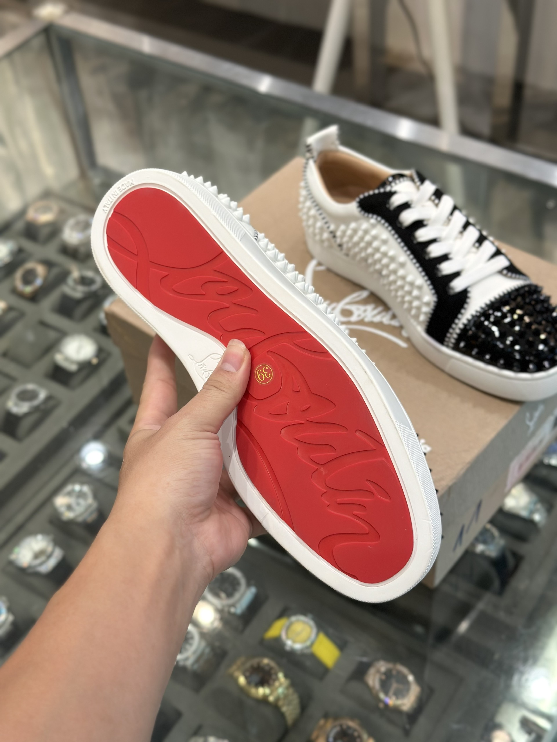 Giày sneaker Louboutin Đen phối Trắng đính đinh full Like Auth fullbox VTN