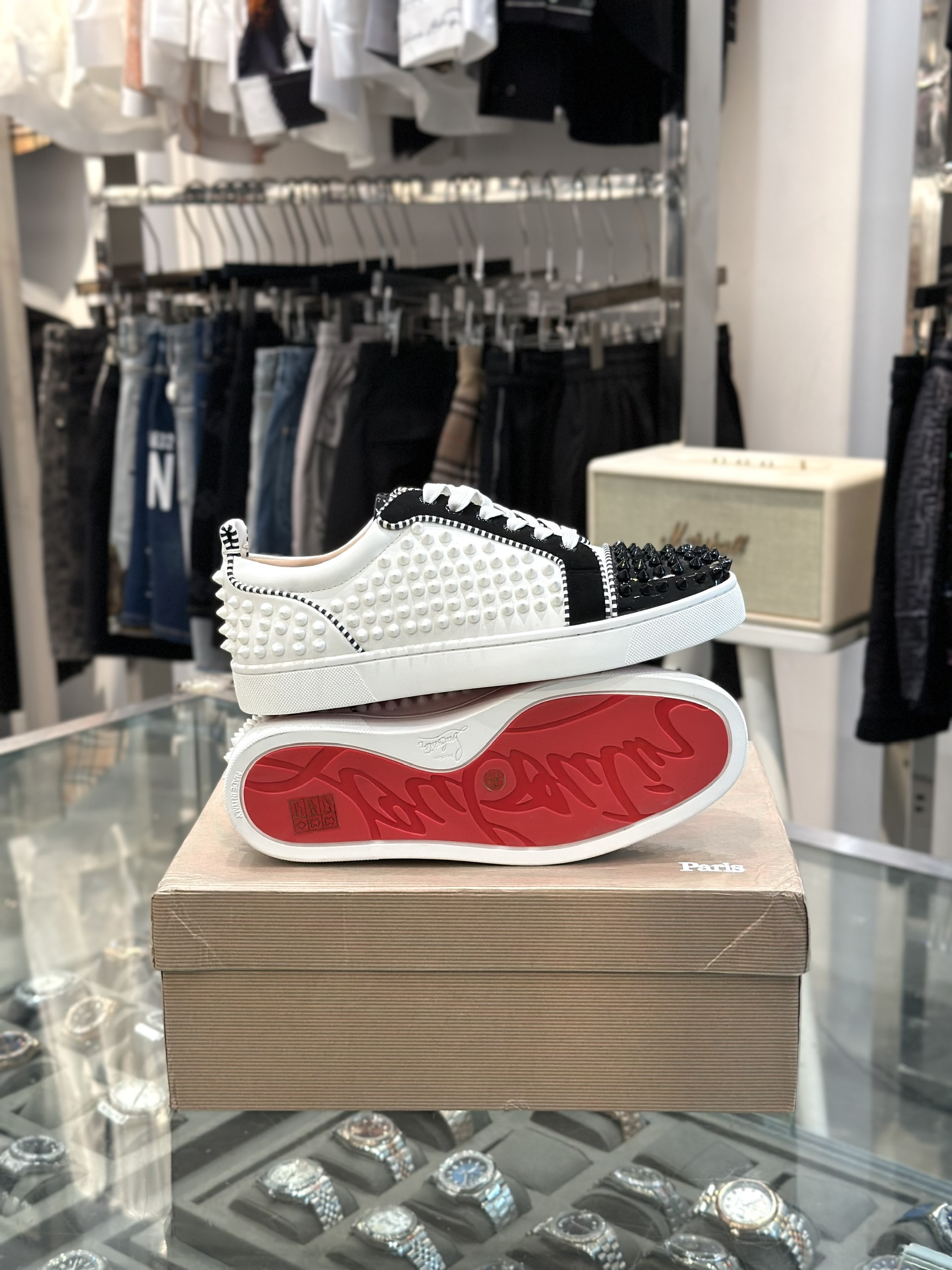 Giày sneaker Louboutin Đen phối Trắng đính đinh full Like Auth fullbox VTN