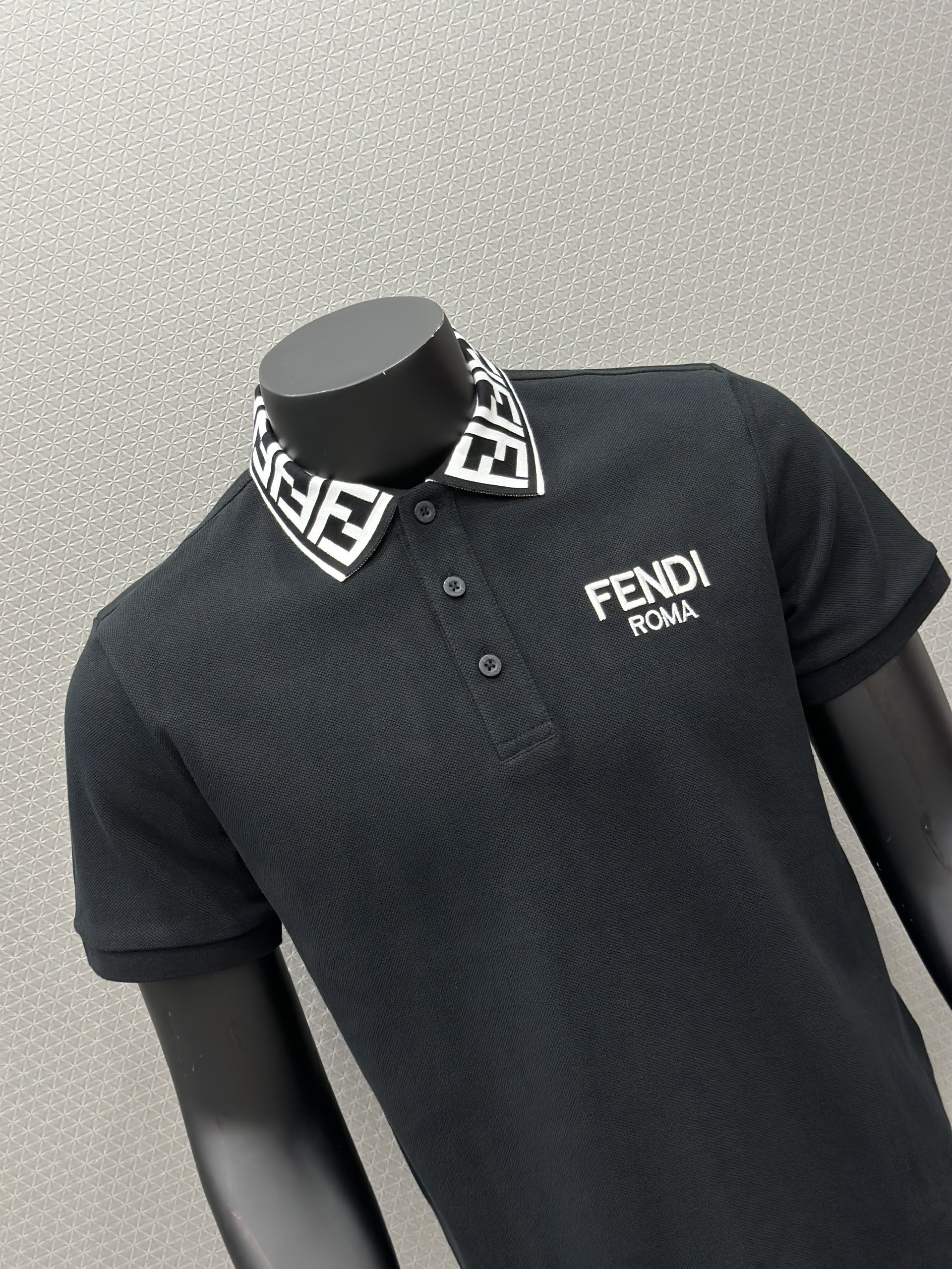 Áo polo Fendi FF Đen logo chữ  thêu nổi phối họa tiết cổ Like Auth VTN