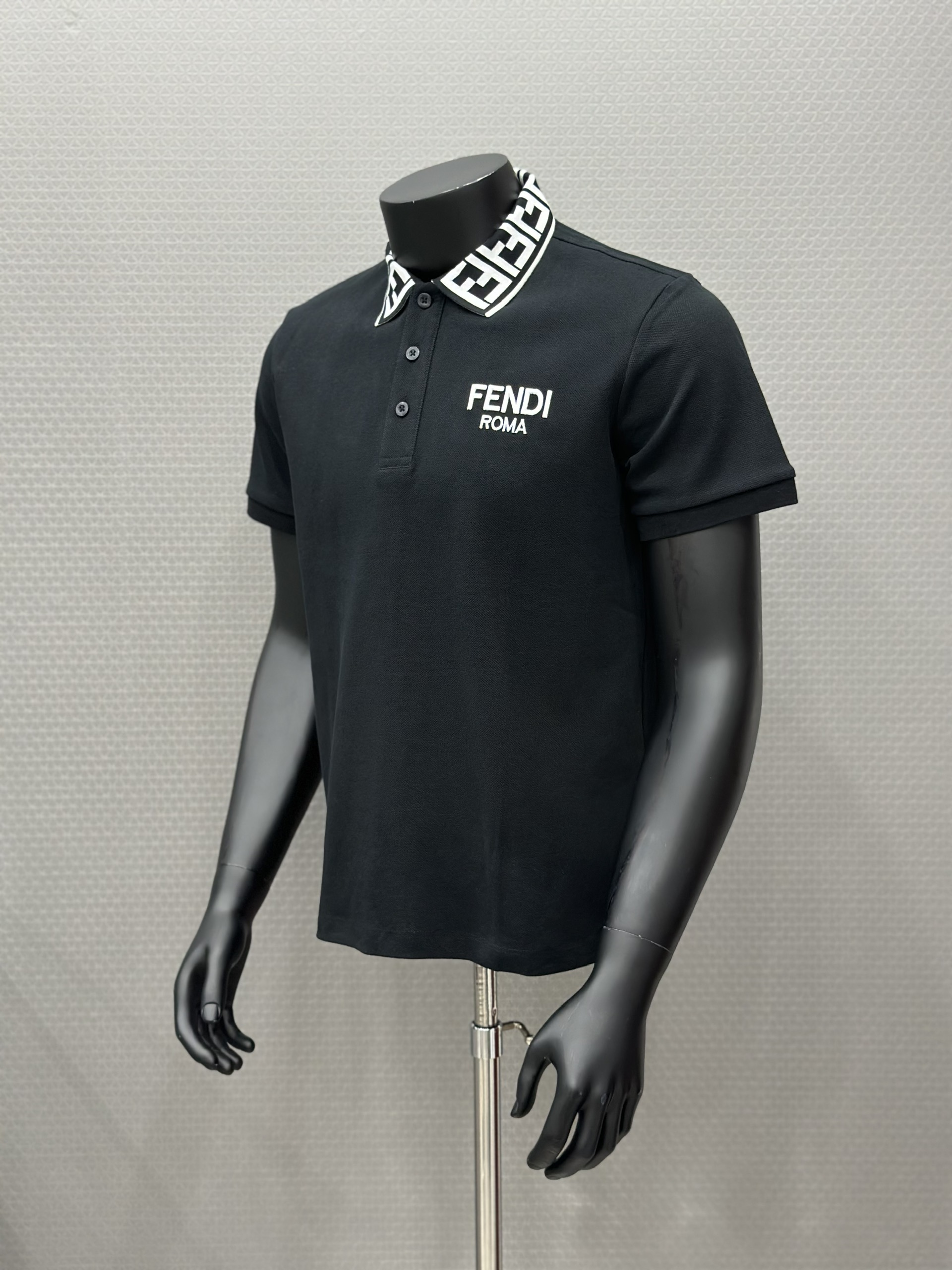 Áo polo Fendi FF Đen logo chữ  thêu nổi phối họa tiết cổ Like Auth VTN