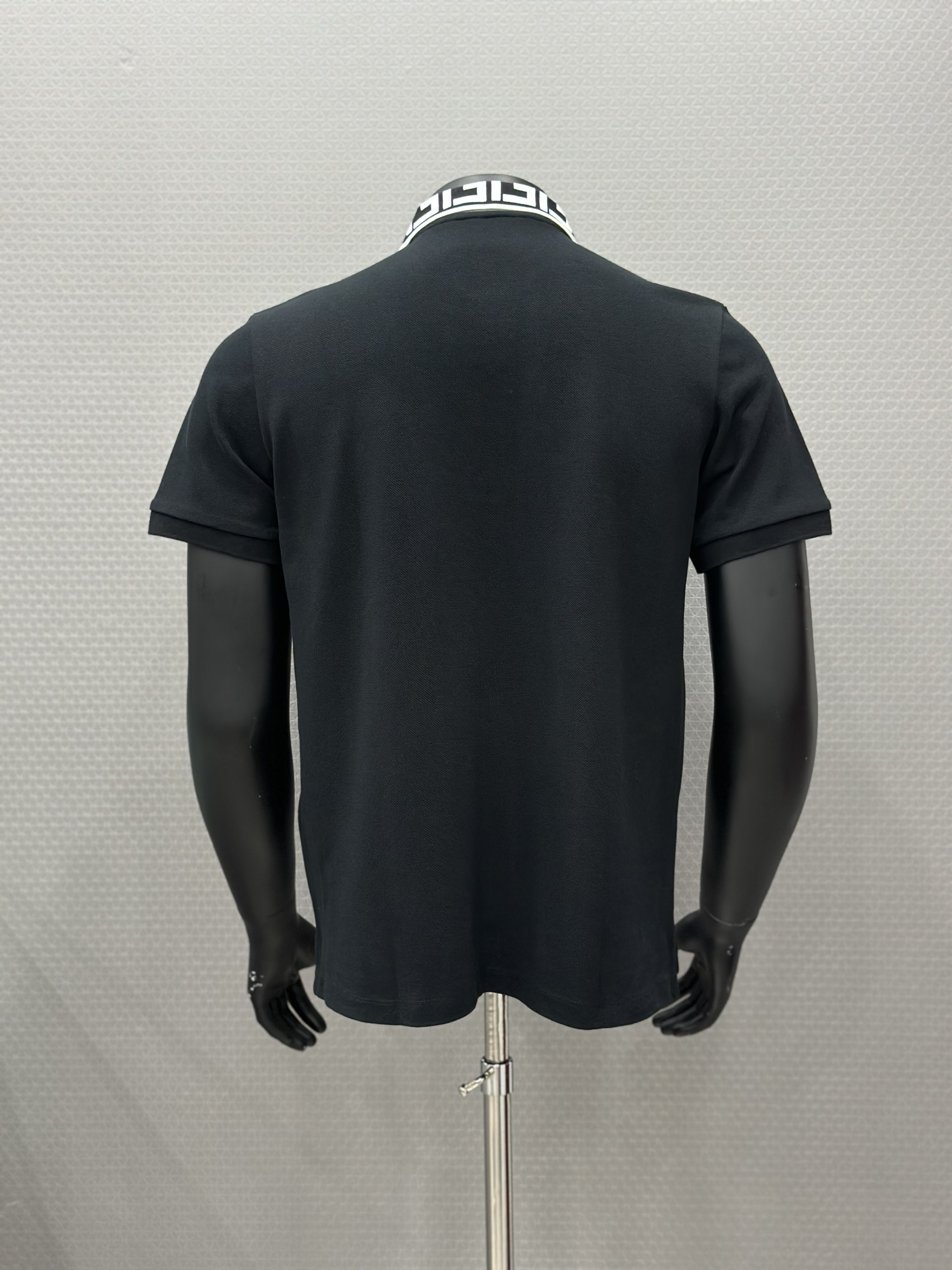 Áo polo Fendi FF Đen logo chữ  thêu nổi phối họa tiết cổ Like Auth VTN