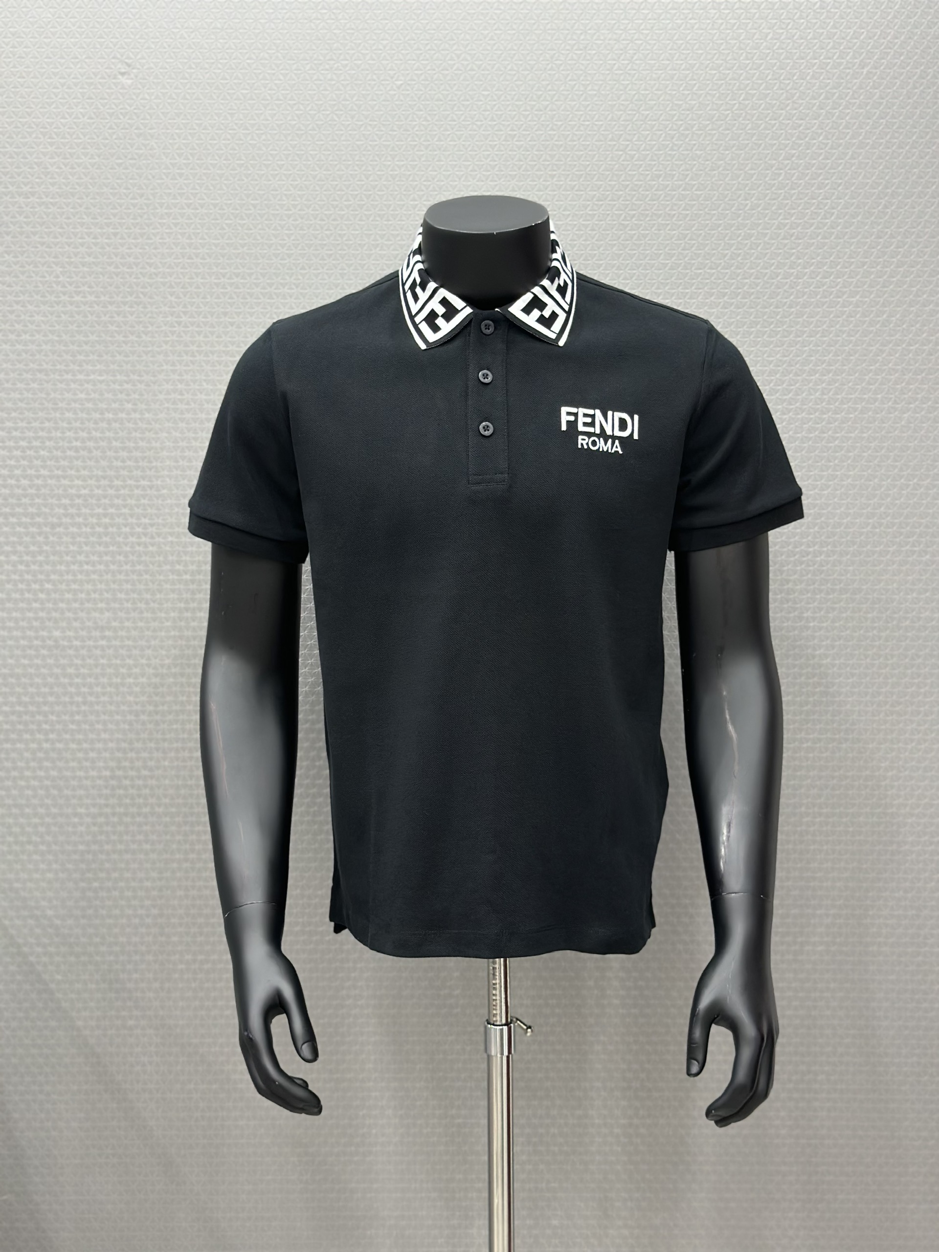 Áo polo Fendi FF Đen logo chữ  thêu nổi phối họa tiết cổ Like Auth VTN