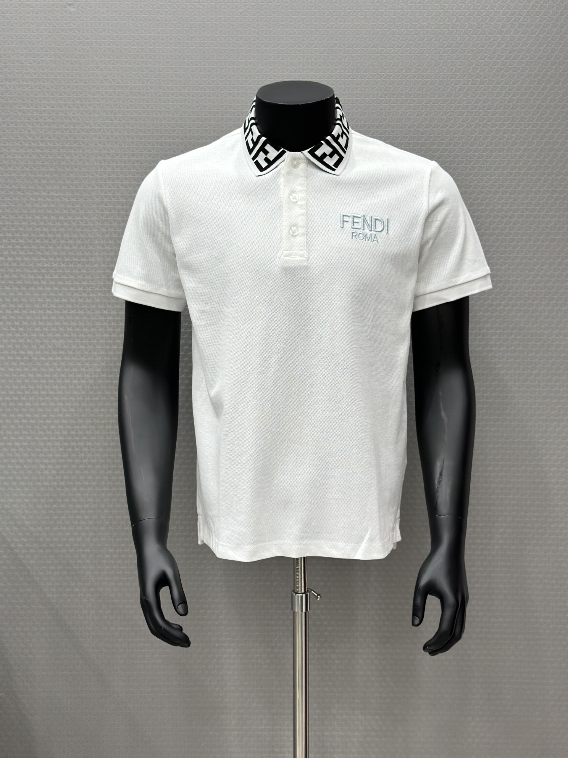 Áo polo Fendi FF Trắng logo chữ  thêu nổi phối họa tiết cổ Like Auth VTN