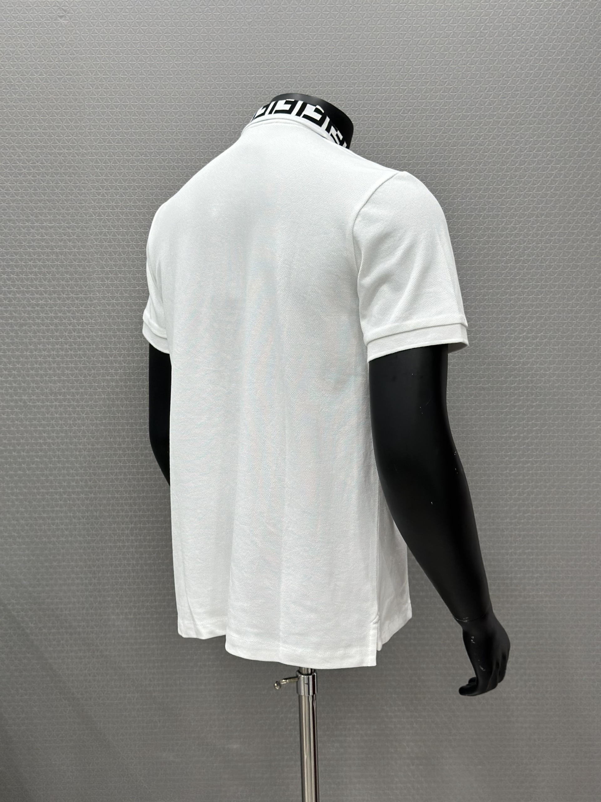 Áo polo Fendi FF Trắng logo chữ  thêu nổi phối họa tiết cổ Like Auth VTN