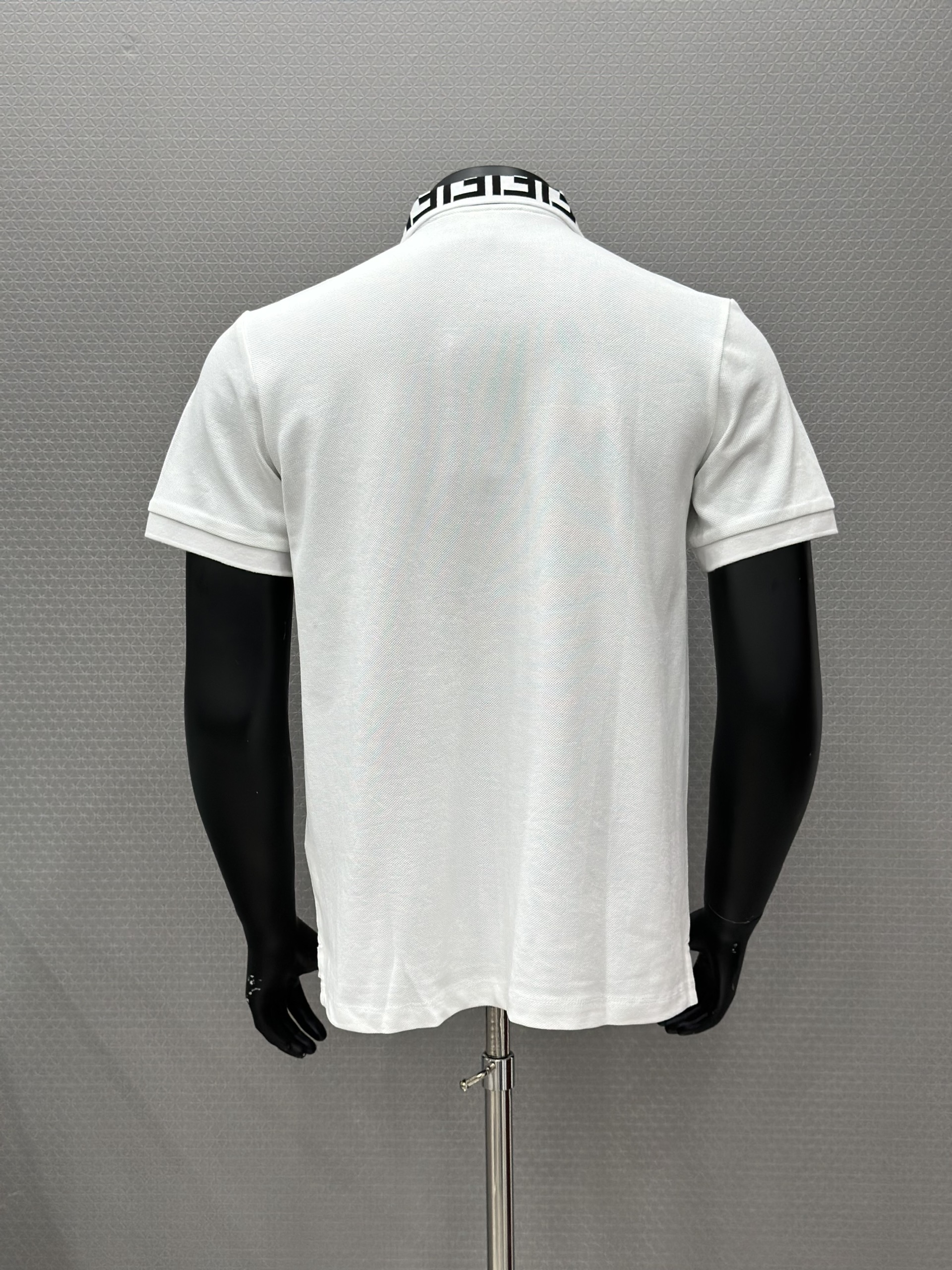 Áo polo Fendi FF Trắng logo chữ  thêu nổi phối họa tiết cổ Like Auth VTN