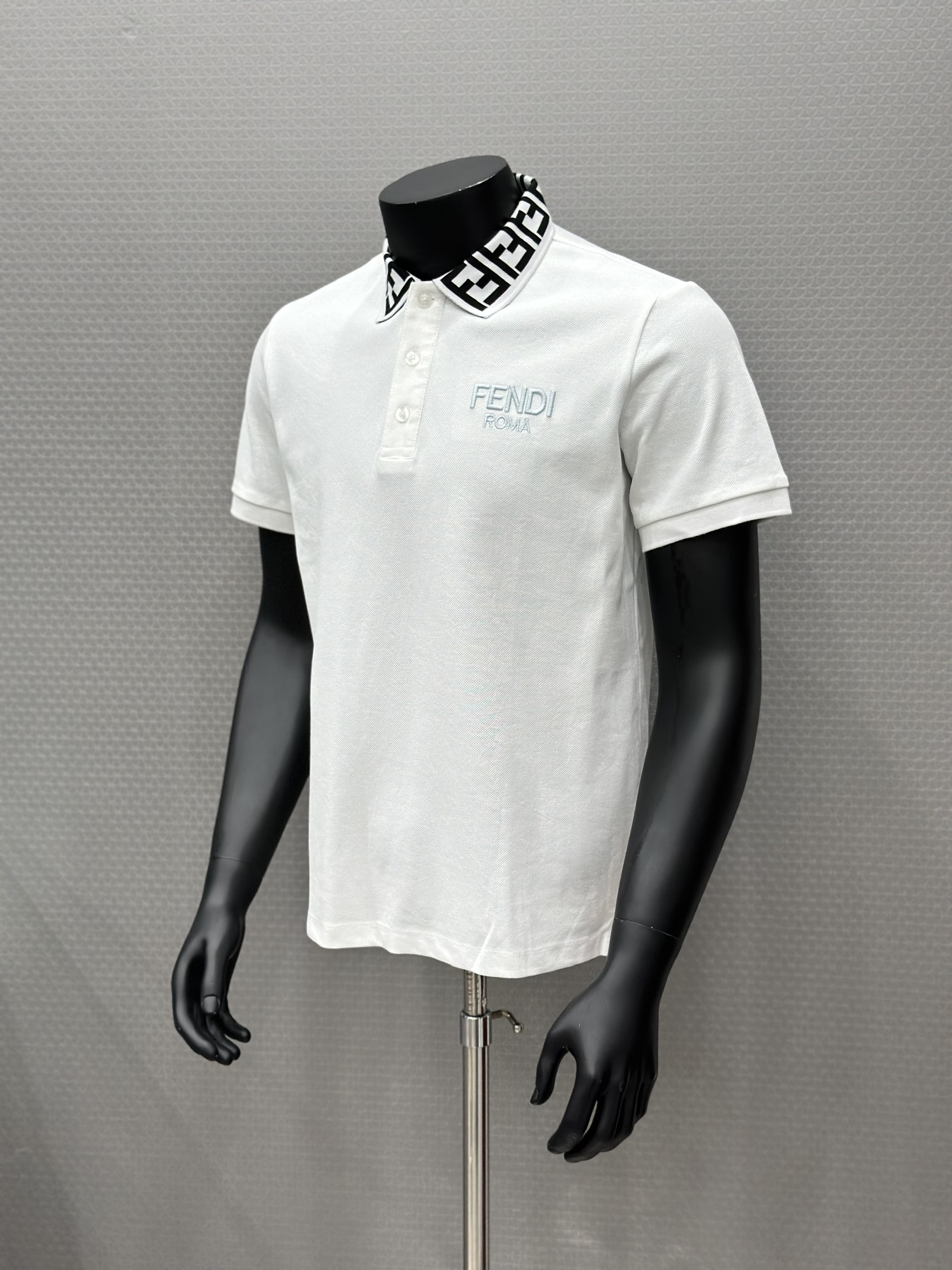 Áo polo Fendi FF Trắng logo chữ  thêu nổi phối họa tiết cổ Like Auth VTN
