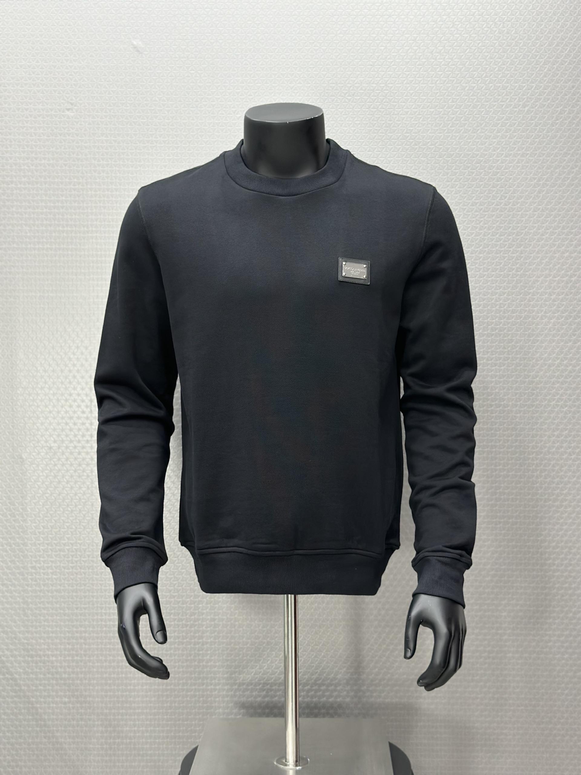 Áo nỉ sweater Dolce Gabbana DG Đen logo tag sắt vuông thêu ngực Like Auth VTN