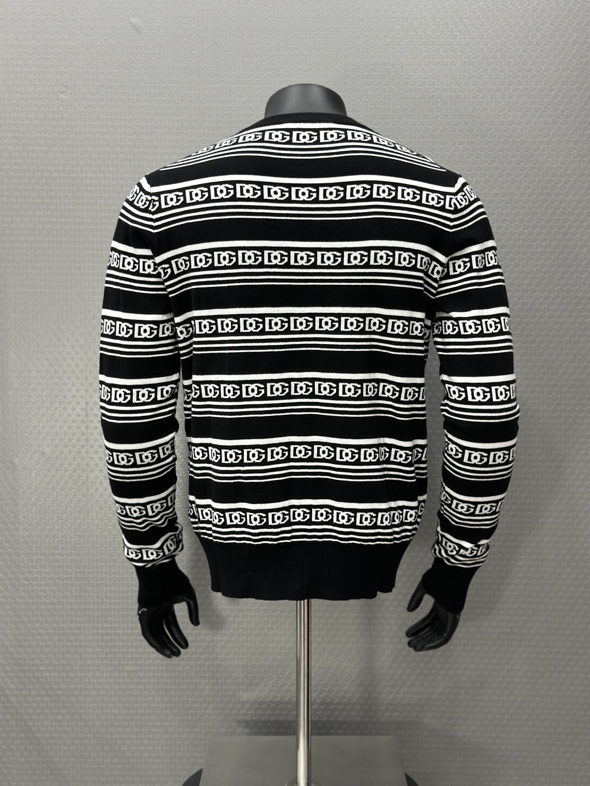 Áo len Dolce Gabbana DG Đen phối Trắng loog chữ kẻ sọc ngang Like Auth VTN