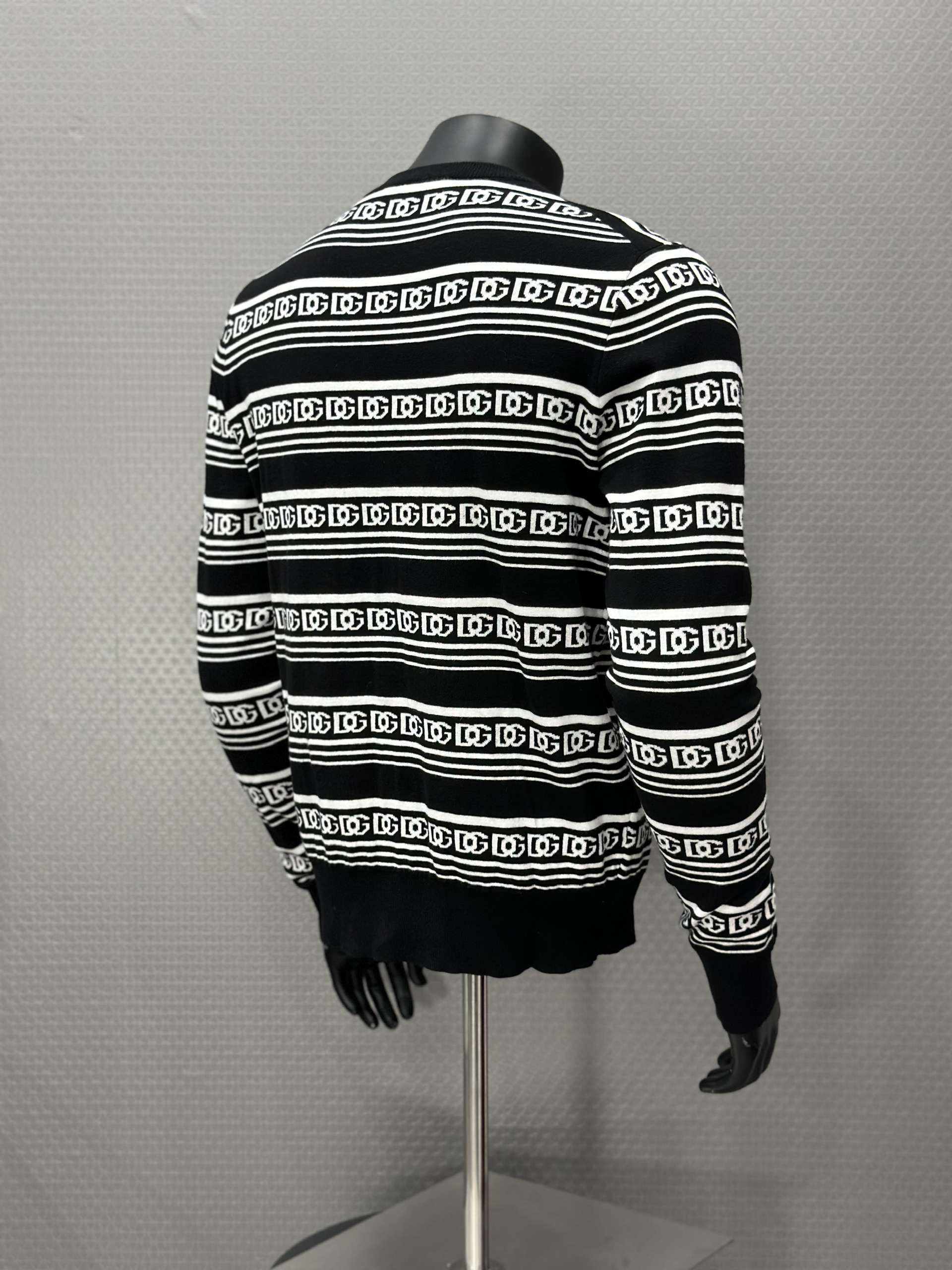 Áo len Dolce Gabbana DG Đen phối Trắng loog chữ kẻ sọc ngang Like Auth VTN