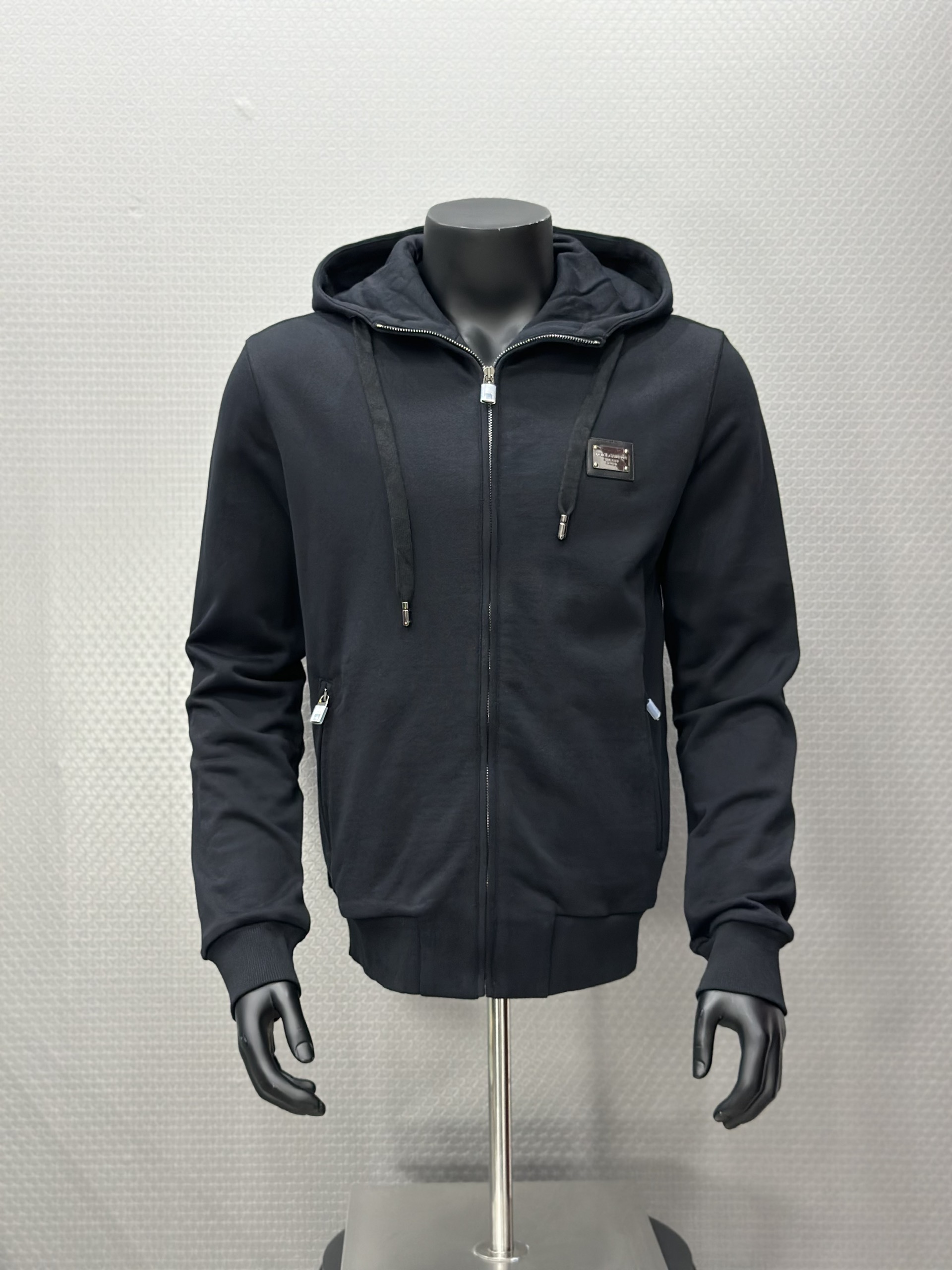 Áo khoác nỉ có mũ Dolce Gabbana DG Đen log tag sắt vuông thêu ngực Like Auth VTN