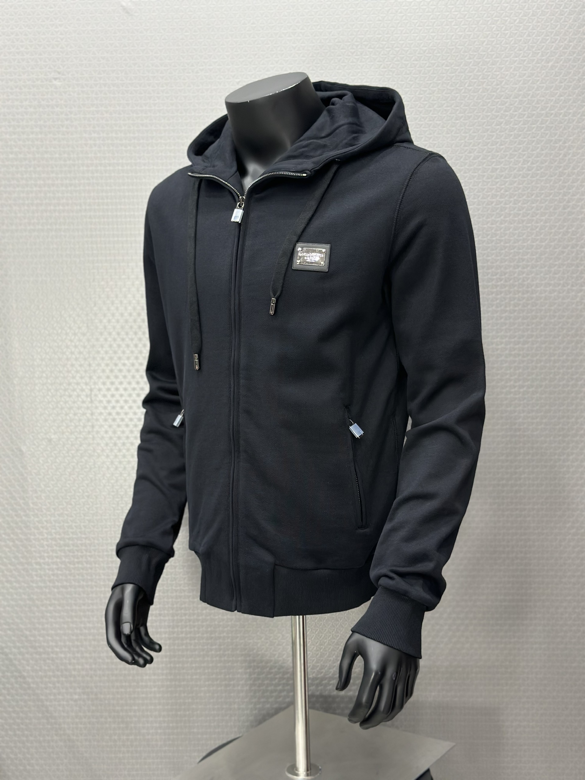 Áo khoác nỉ có mũ Dolce Gabbana DG Đen log tag sắt vuông thêu ngực Like Auth VTN