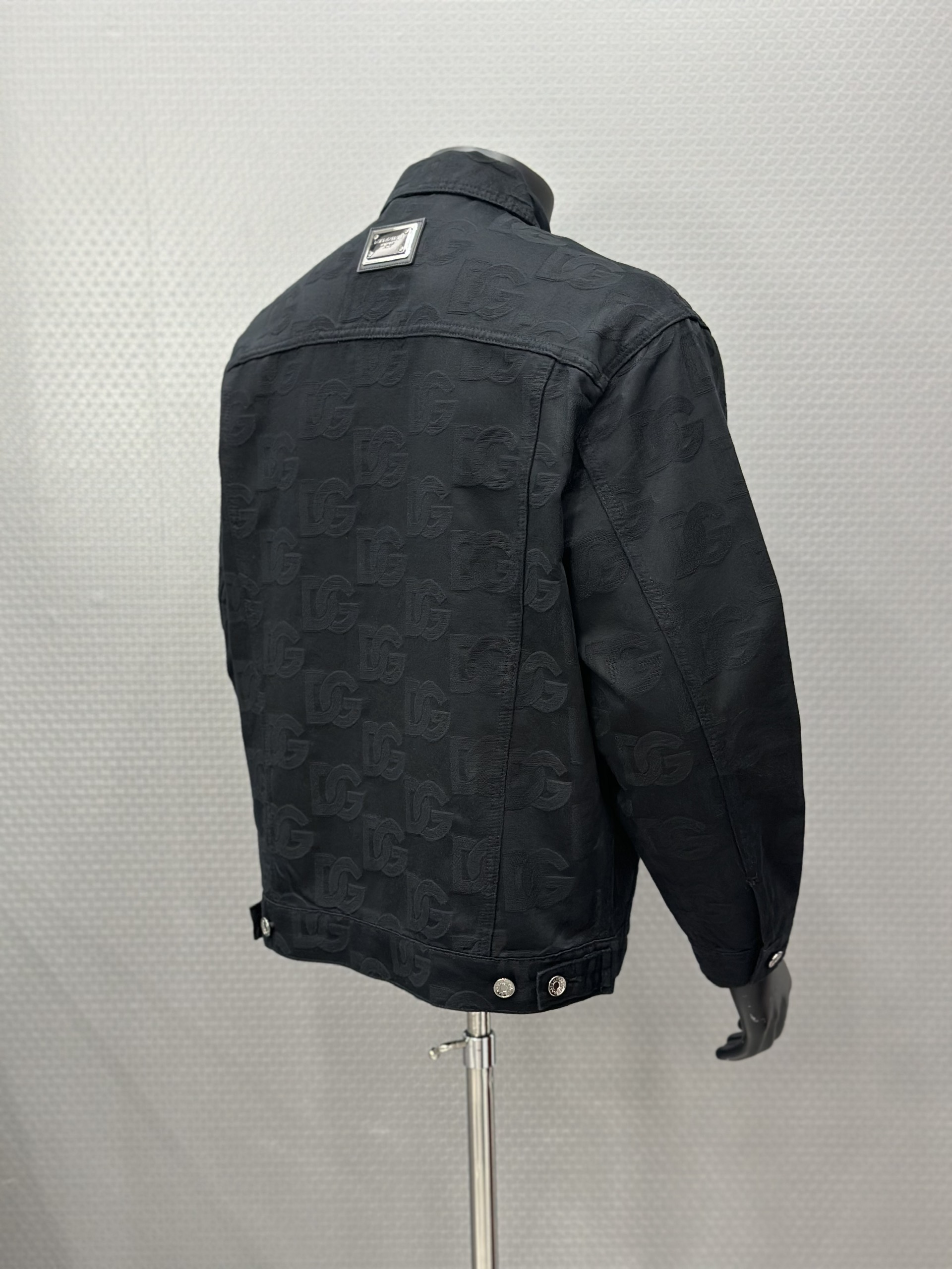 Áo khoác jean Dolce Gabbana DG Đen họa tiết logo chữ to full Like Auth VTN