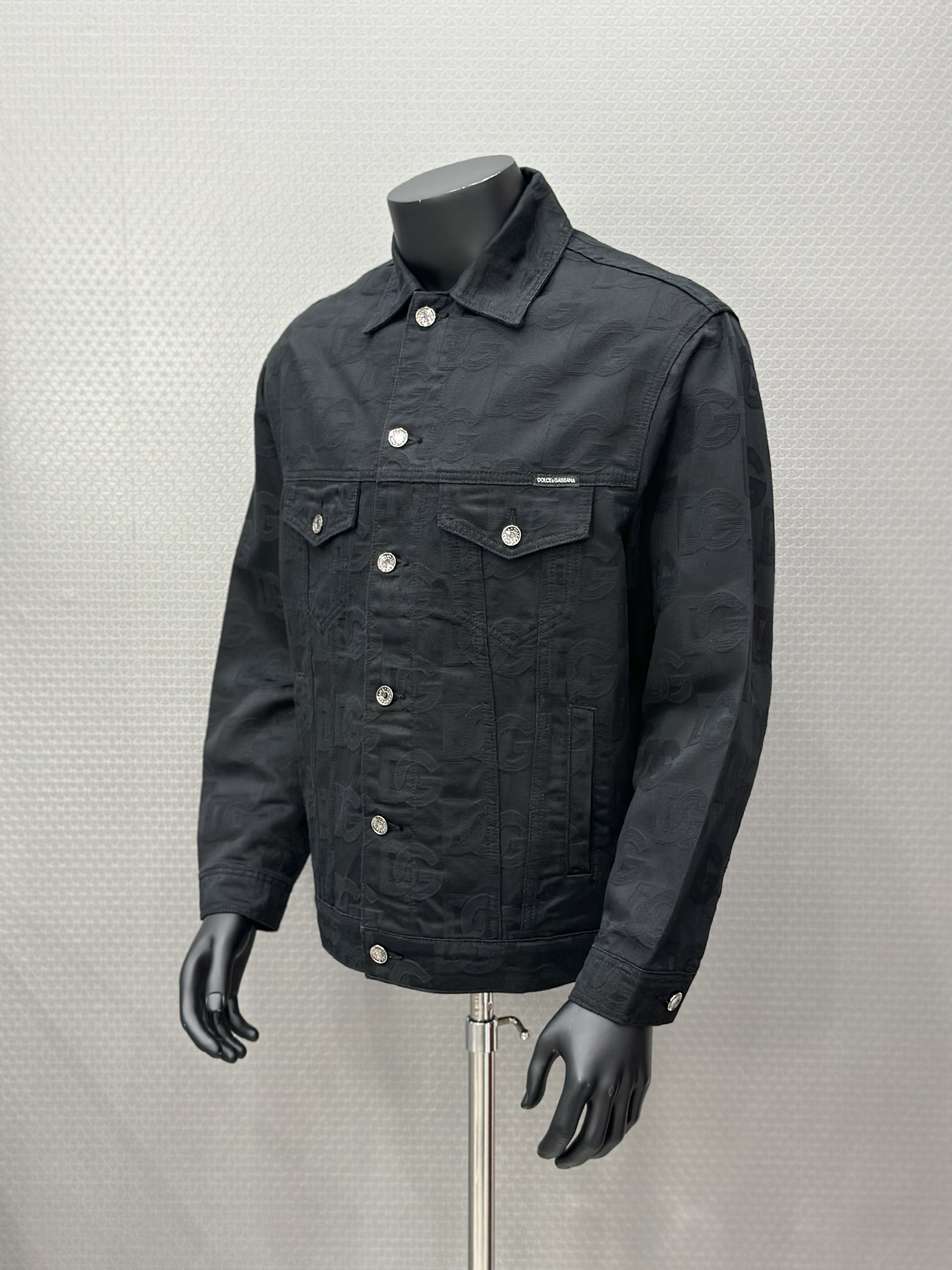 Áo khoác jean Dolce Gabbana DG Đen họa tiết logo chữ to full Like Auth VTN