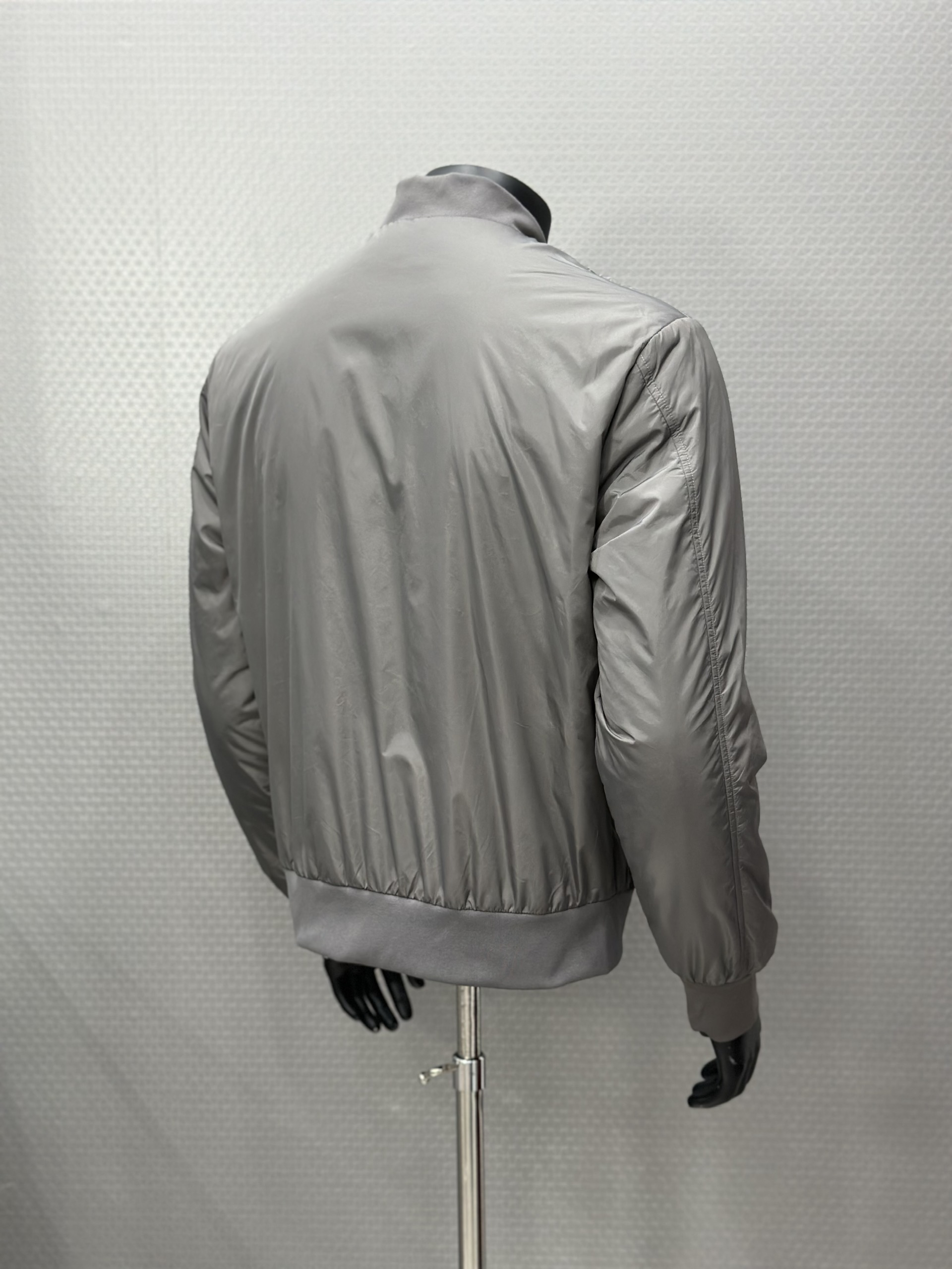 Áo khoác gió Dolce Gabbana DG Xám logo tag sắt Bạc vuông thêu ngực Like Auth VTN