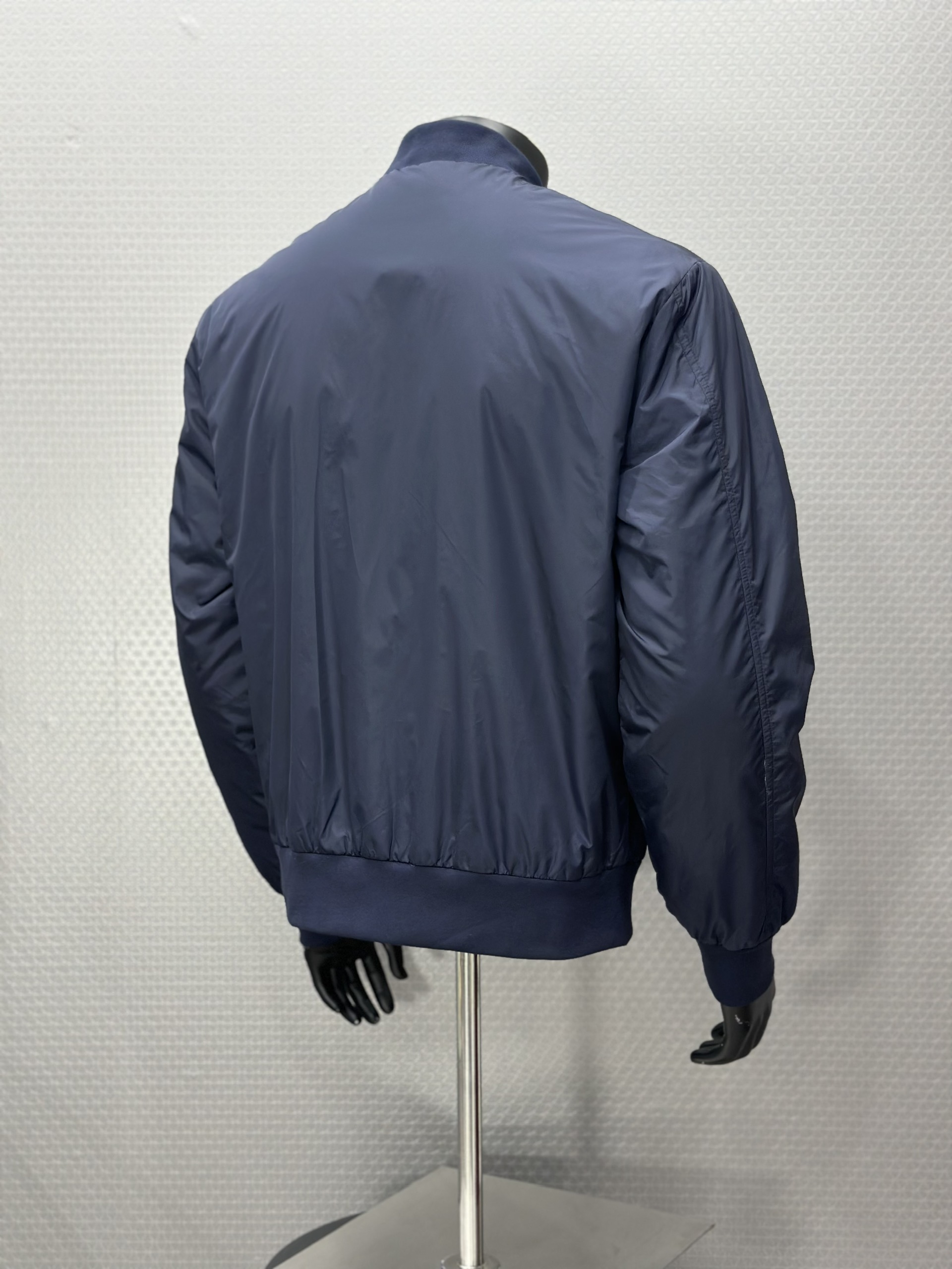 Áo khoác gió Dolce Gabbana DG Xanh than logo tag sắt Bạc vuông thêu ngực Like Auth VTN