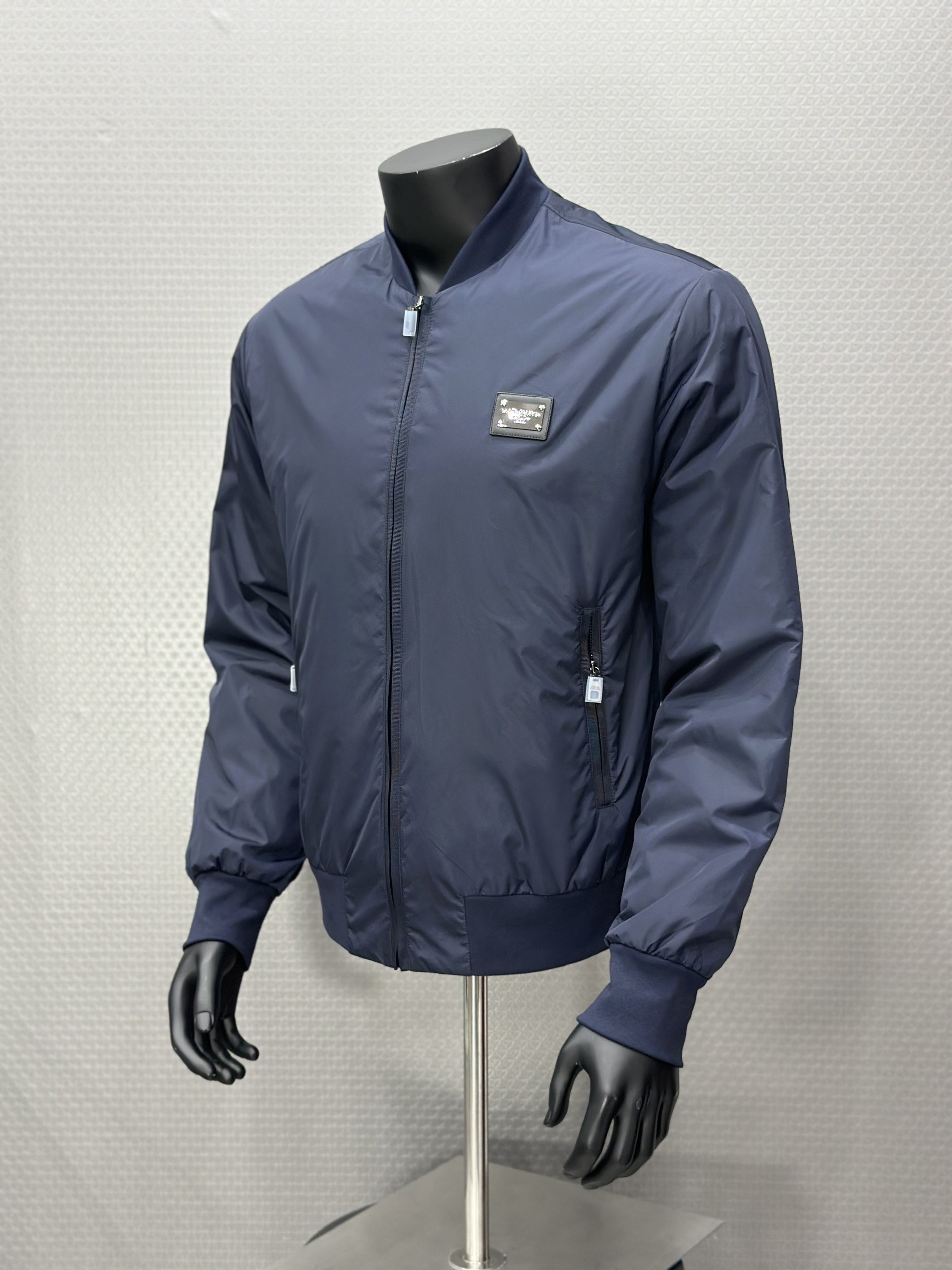 Áo khoác gió Dolce Gabbana DG Xanh than logo tag sắt Bạc vuông thêu ngực Like Auth VTN