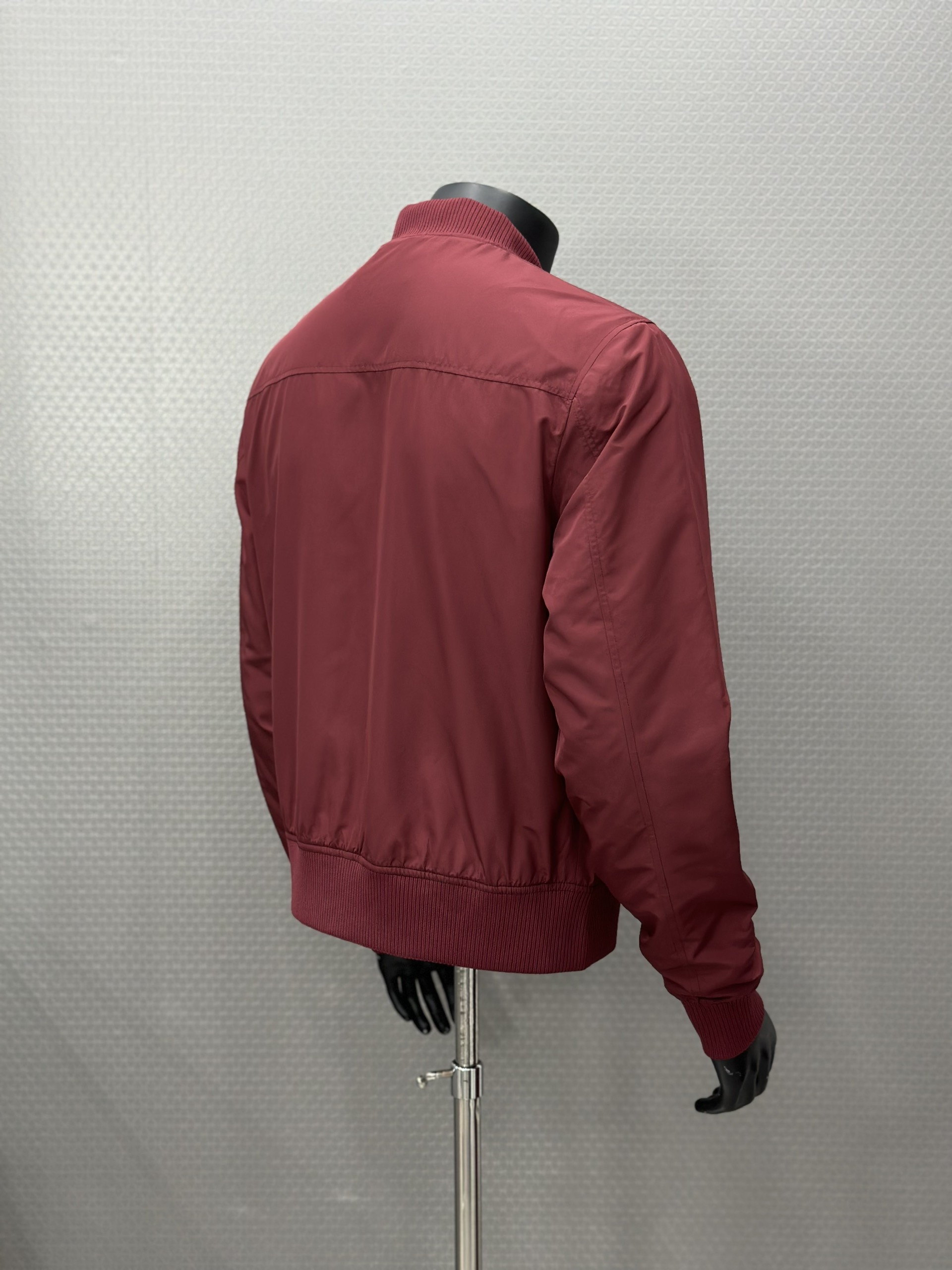 Áo khoác gió Dolce Gabbana DG Đỏ logo tag sắt vuông thêu ngực Like Auth VTN