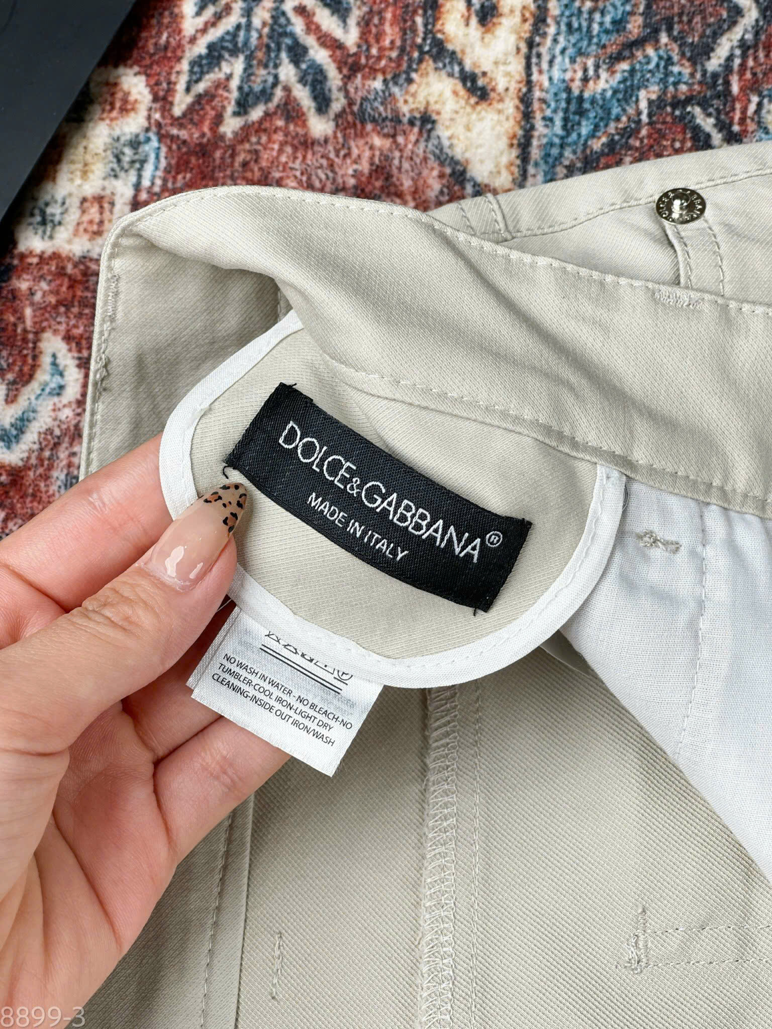 Quần kaki Dolce Gabbana DG Trắng logo tag Vàng kim loại Like Auth DDT