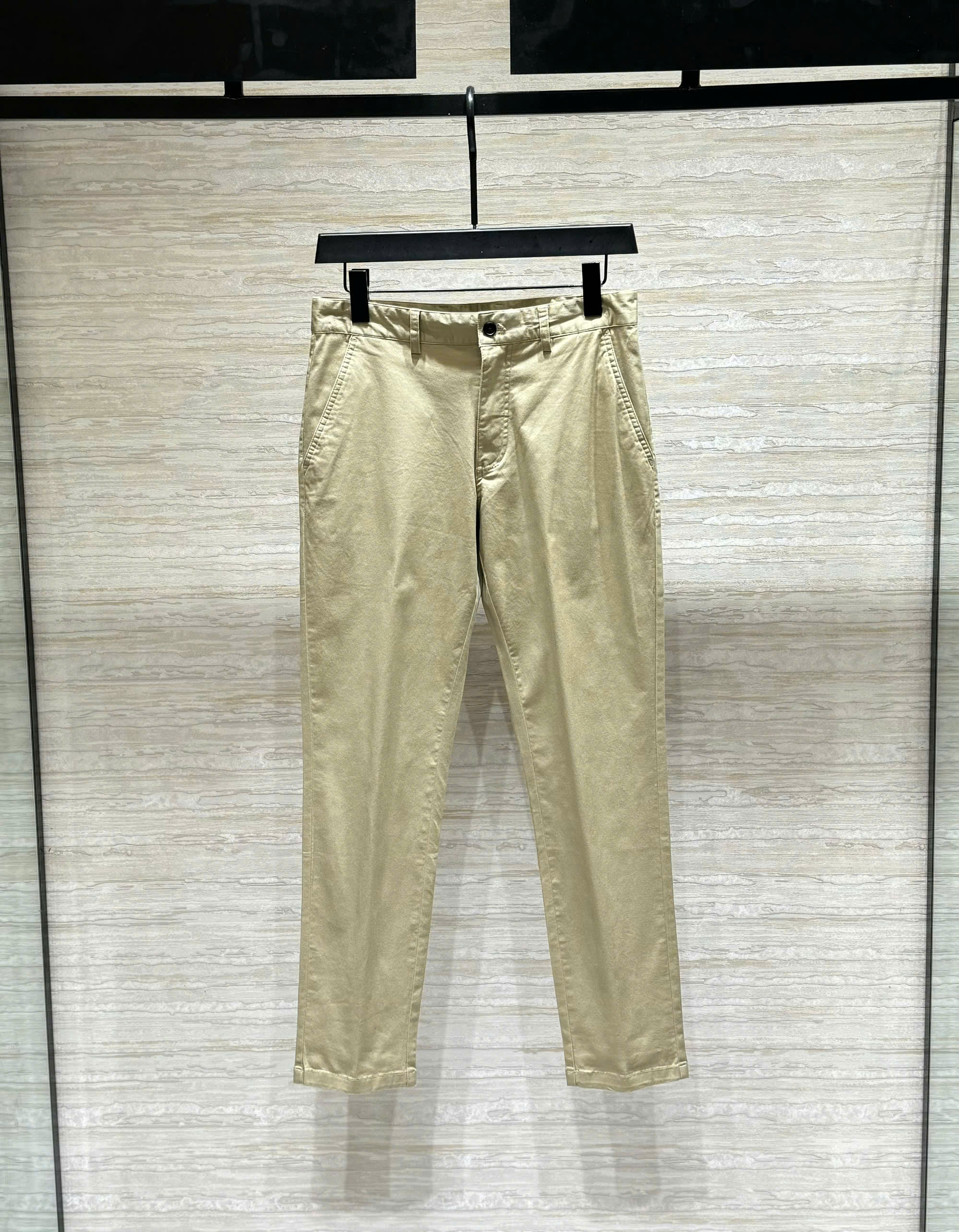 Quần kaki Dolce Gabbana DG Be logo tag vuông Like Auth DDT