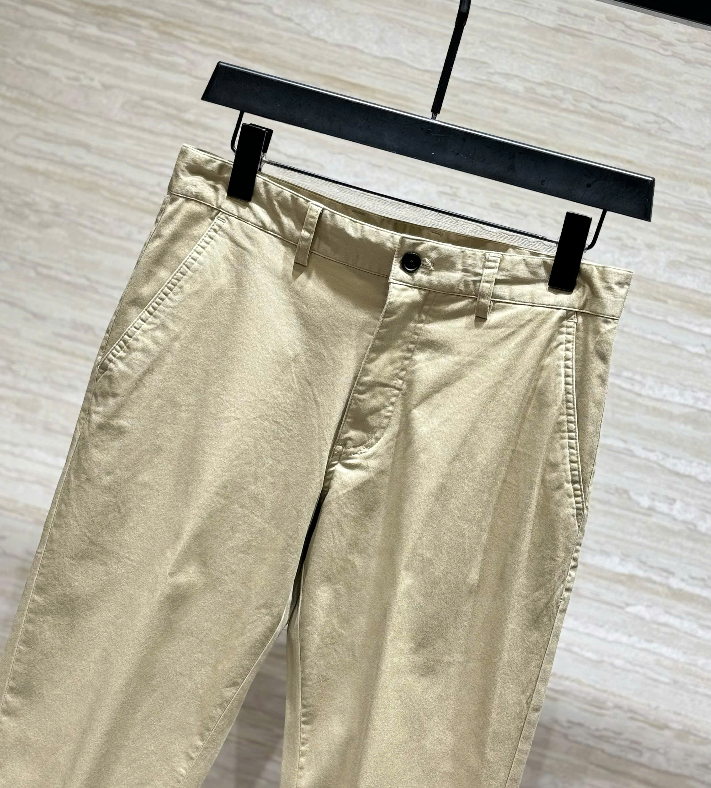 Quần kaki Dolce Gabbana DG Be logo tag vuông Like Auth DDT