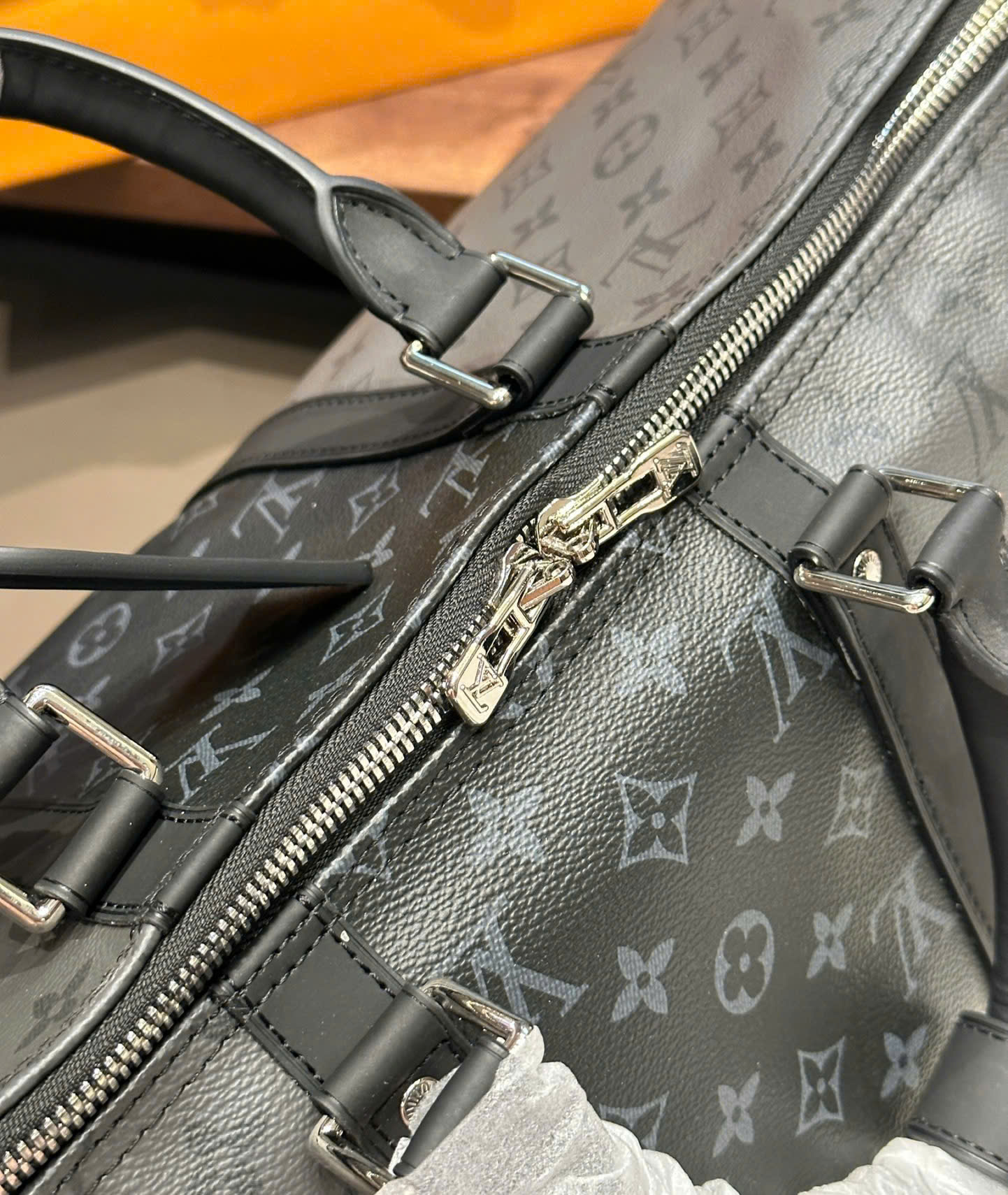 Túi trống du lịch Louis Vuitton LV Đen phối Xám họa tiết hoa vân logo LV size 50cm Like Auth Fullbox phụ kiện PLD