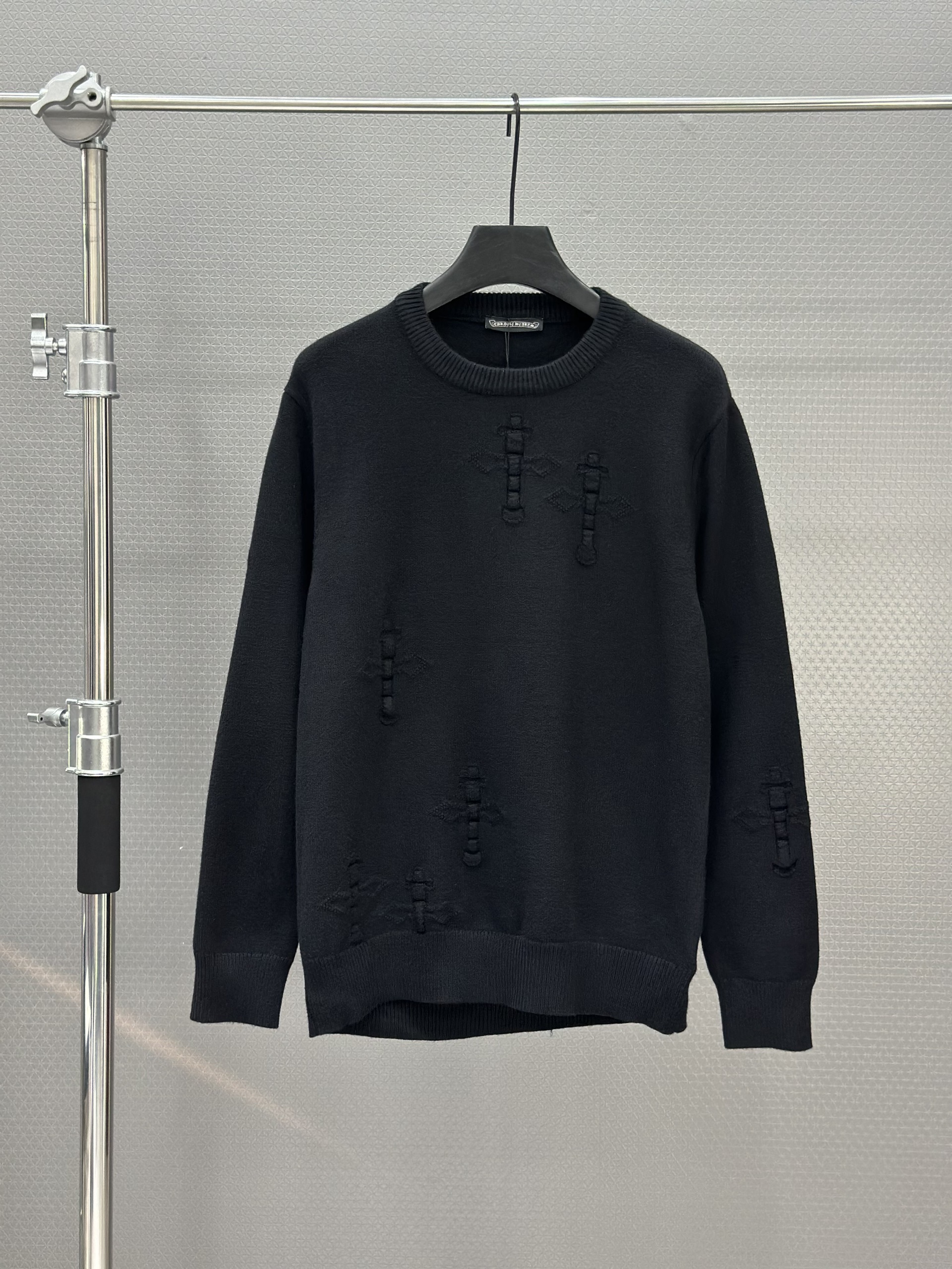 Áo sweater len Chrome Heart CH 1341 Đen logo nổi lưng ngực Like Auth XS-L VTN