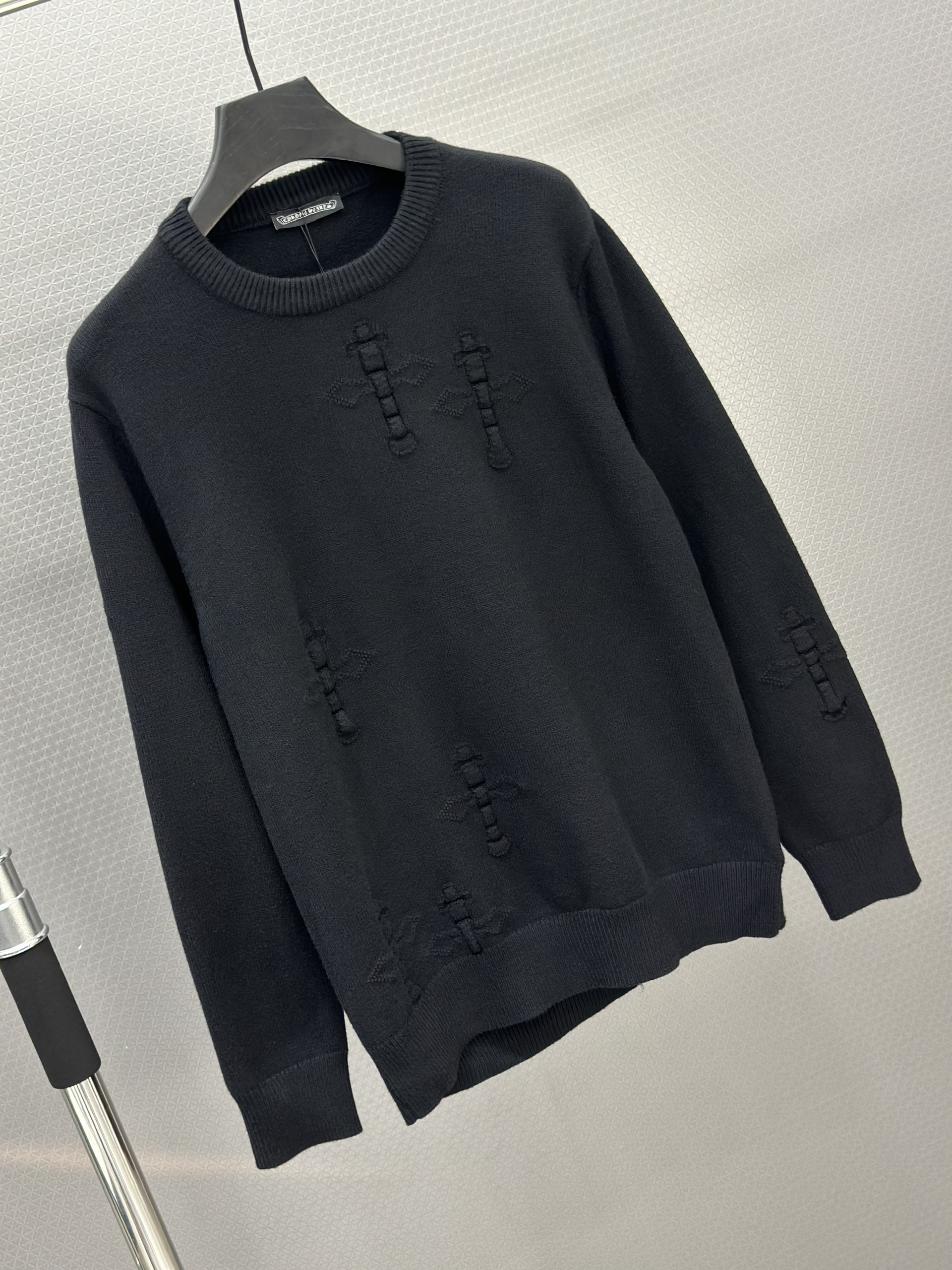 Áo sweater len Chrome Heart CH 1341 Đen logo nổi lưng ngực Like Auth XS-L VTN