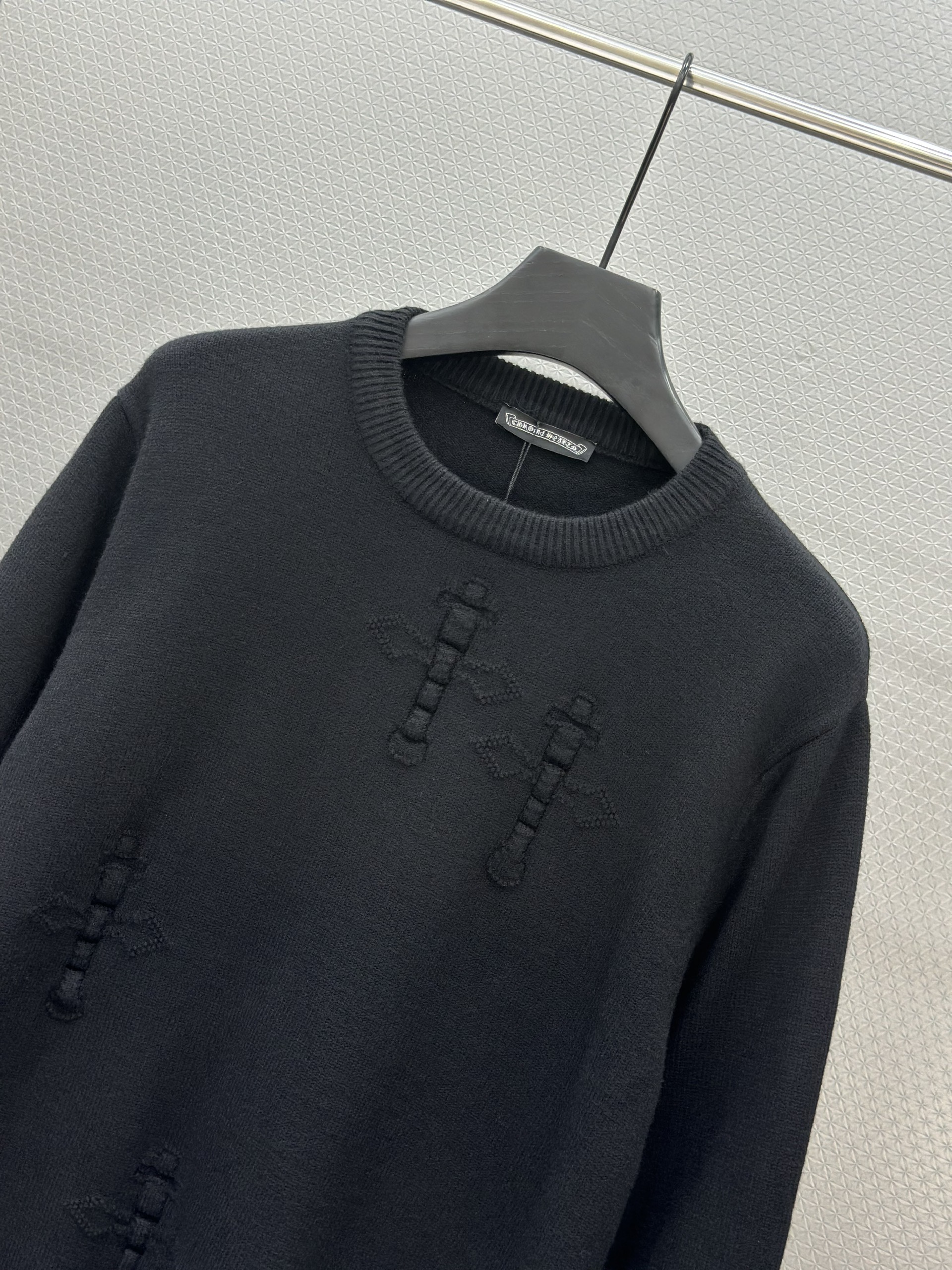 Áo sweater len Chrome Heart CH 1341 Đen logo nổi lưng ngực Like Auth XS-L VTN