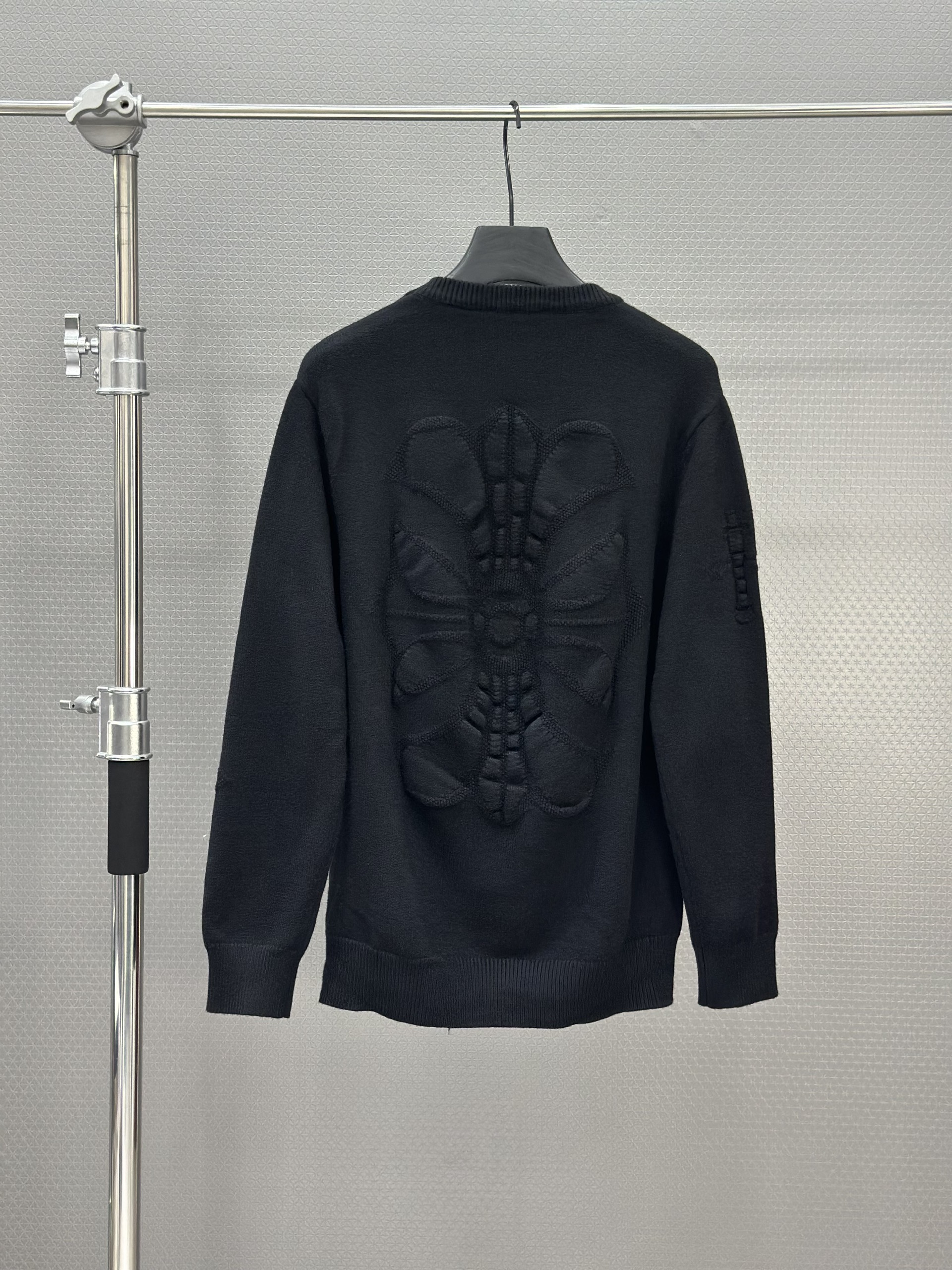 Áo sweater len Chrome Heart CH 1341 Đen logo nổi lưng ngực Like Auth XS-L VTN