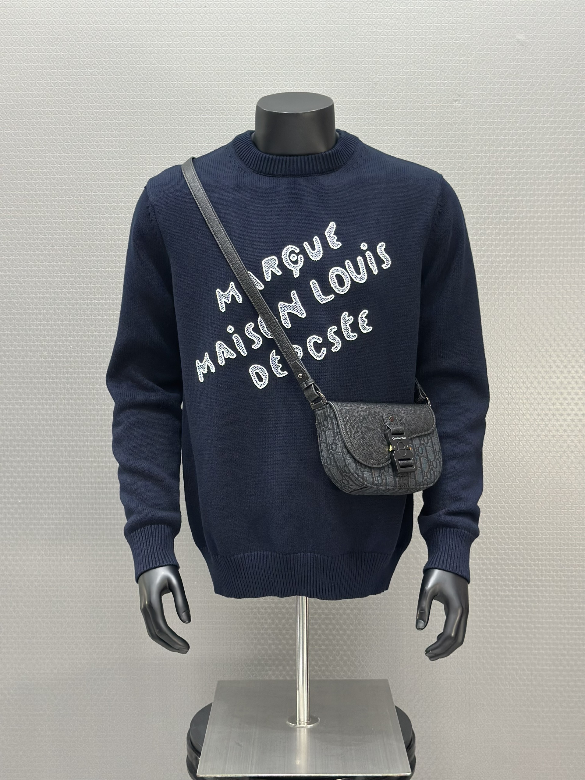 Áo sweater len Louis Vuitton LV 1340 Xanh Than logo ngực Like Auth 46-52 VTN