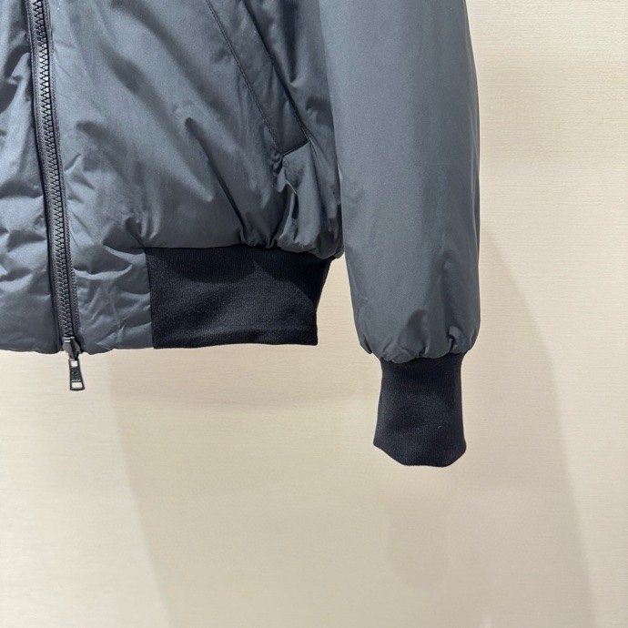 Áo khoác phao Moncler 25357 Đen 2 mặt gió cổ lông Cừu Like Auth 1-3 VTN