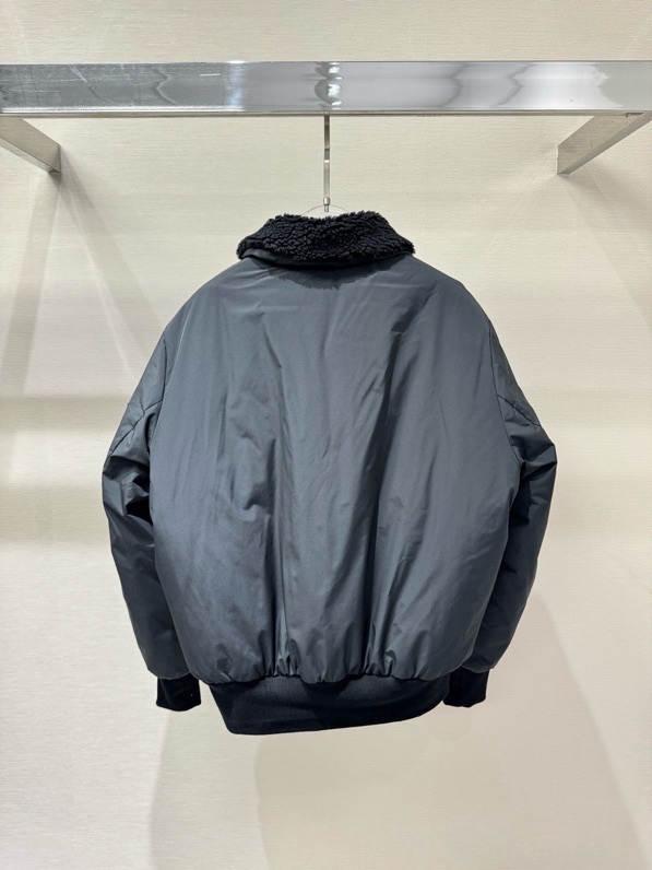 Áo khoác phao Moncler 25357 Đen 2 mặt gió cổ lông Cừu Like Auth 1-3 VTN