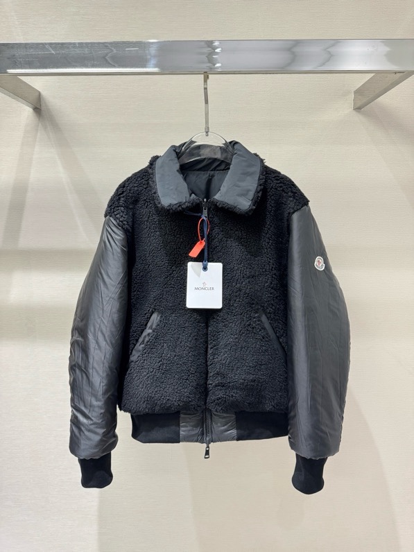 Áo khoác phao Moncler 25357 Đen 2 mặt gió cổ lông Cừu Like Auth 1-3 VTN
