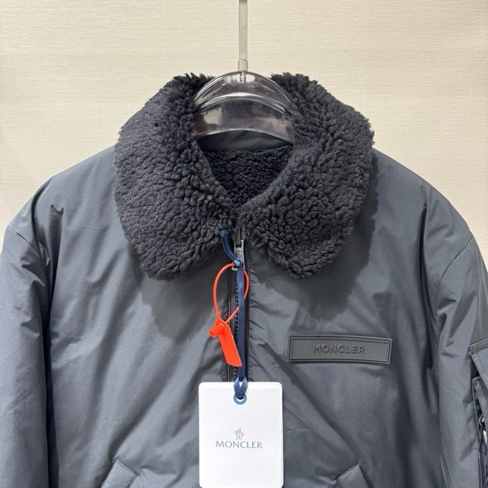Áo khoác phao Moncler 25357 Đen 2 mặt gió cổ lông Cừu Like Auth 1-3 VTN
