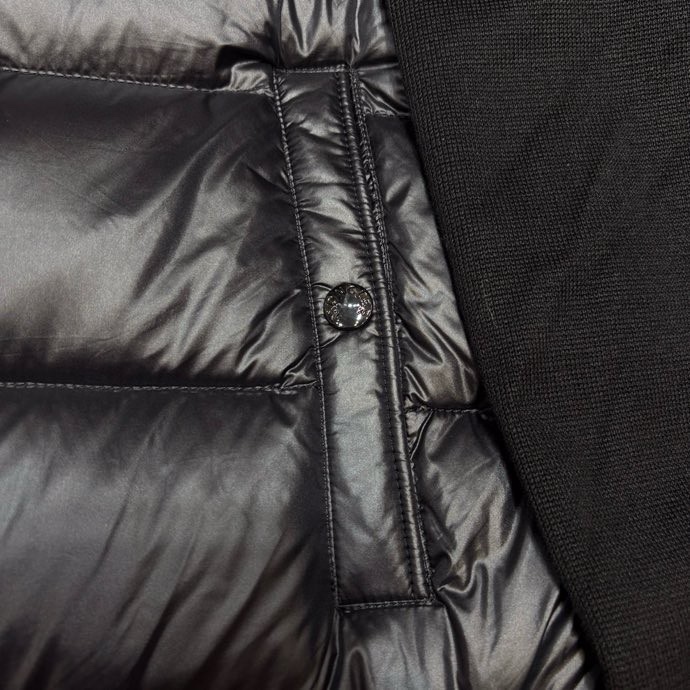 Áo khoác phao Moncler 8015 Đen tay len kẻ viền Trắng Like Auth 48-52 VTN