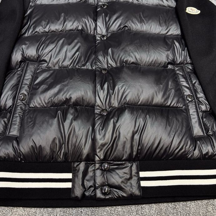 Áo khoác phao Moncler 8015 Đen tay len kẻ viền Trắng Like Auth 48-52 VTN