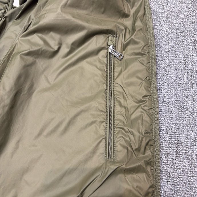 Áo khoác phao Moncler 8011 Xanh Rêu túi ngực tay len Like Auth 48-52 VTN