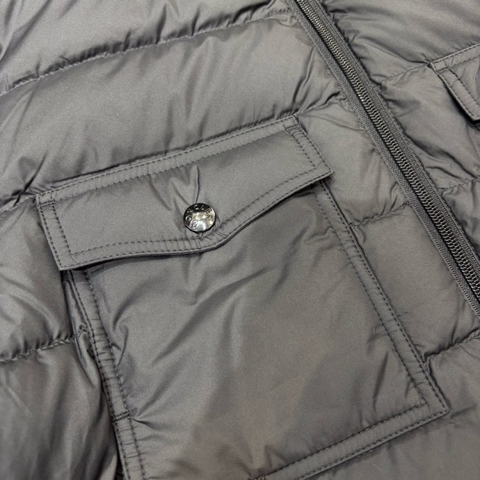 Áo khoác phao Moncler 8011 Đen túi ngực tay len Like Auth 48-52 VTN