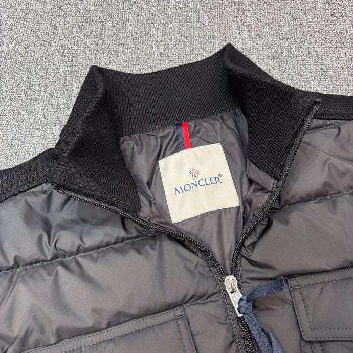 Áo khoác phao Moncler 8011 Đen túi ngực tay len Like Auth 48-52 VTN