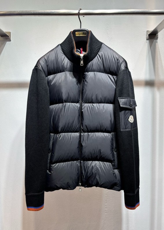 Áo khoác phao Moncler 770Đen tay len phối túi kẻ viền Cam Like Auth 48-52 VTN