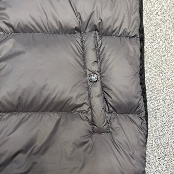 Áo khoác phao Moncler 770Đen tay len phối túi kẻ viền Cam Like Auth 48-52 VTN