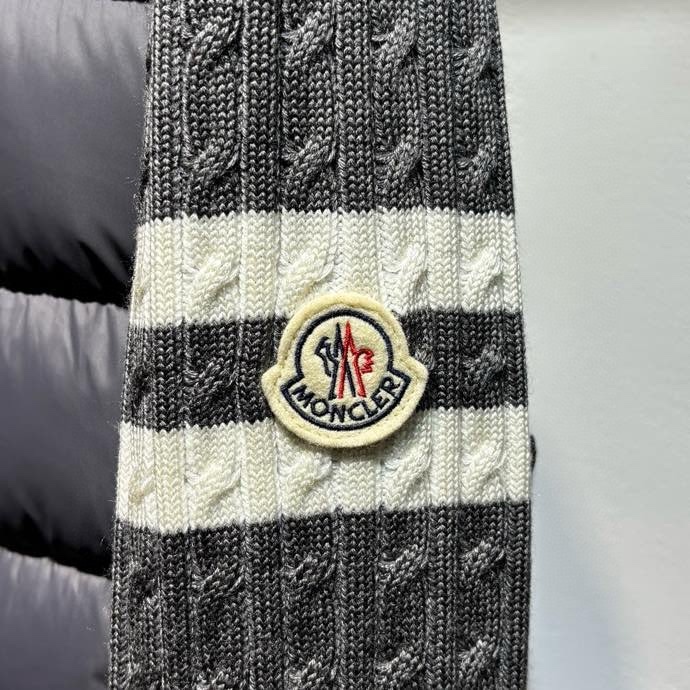 Áo khoác phao Moncler 730 Xám tay len kẻ sọc Trắng Like Auth 48-52 VTN